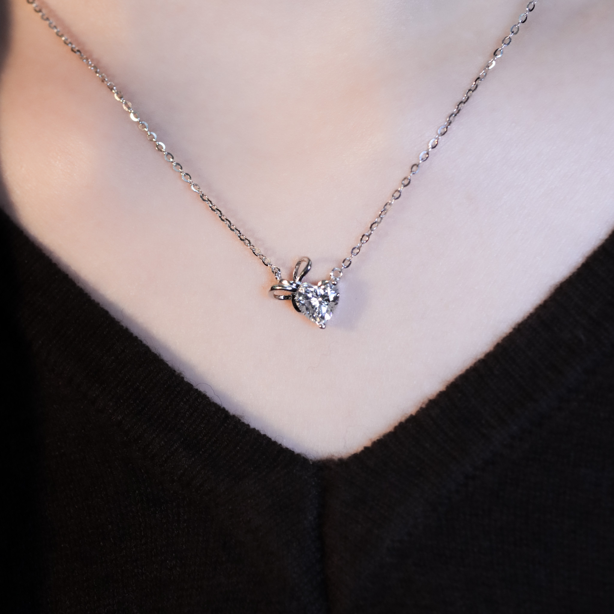 | 925純銀・厚鍍白金・莫桑石 | 鑽光把心送給你項鍊 | NE1549 |