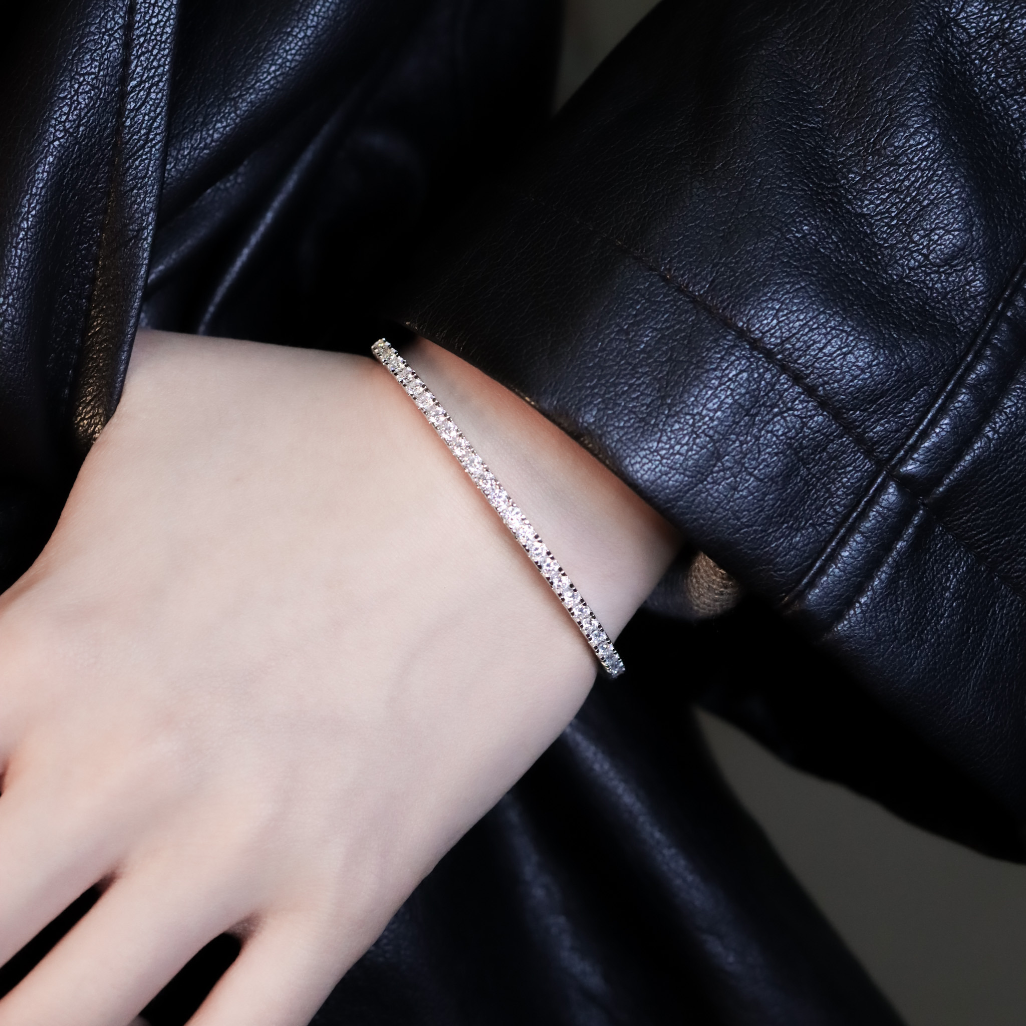 | 925純銀・ 厚鍍白金 ・莫桑石 | 鑽光幸福銀河手鐲 | BR1460 |