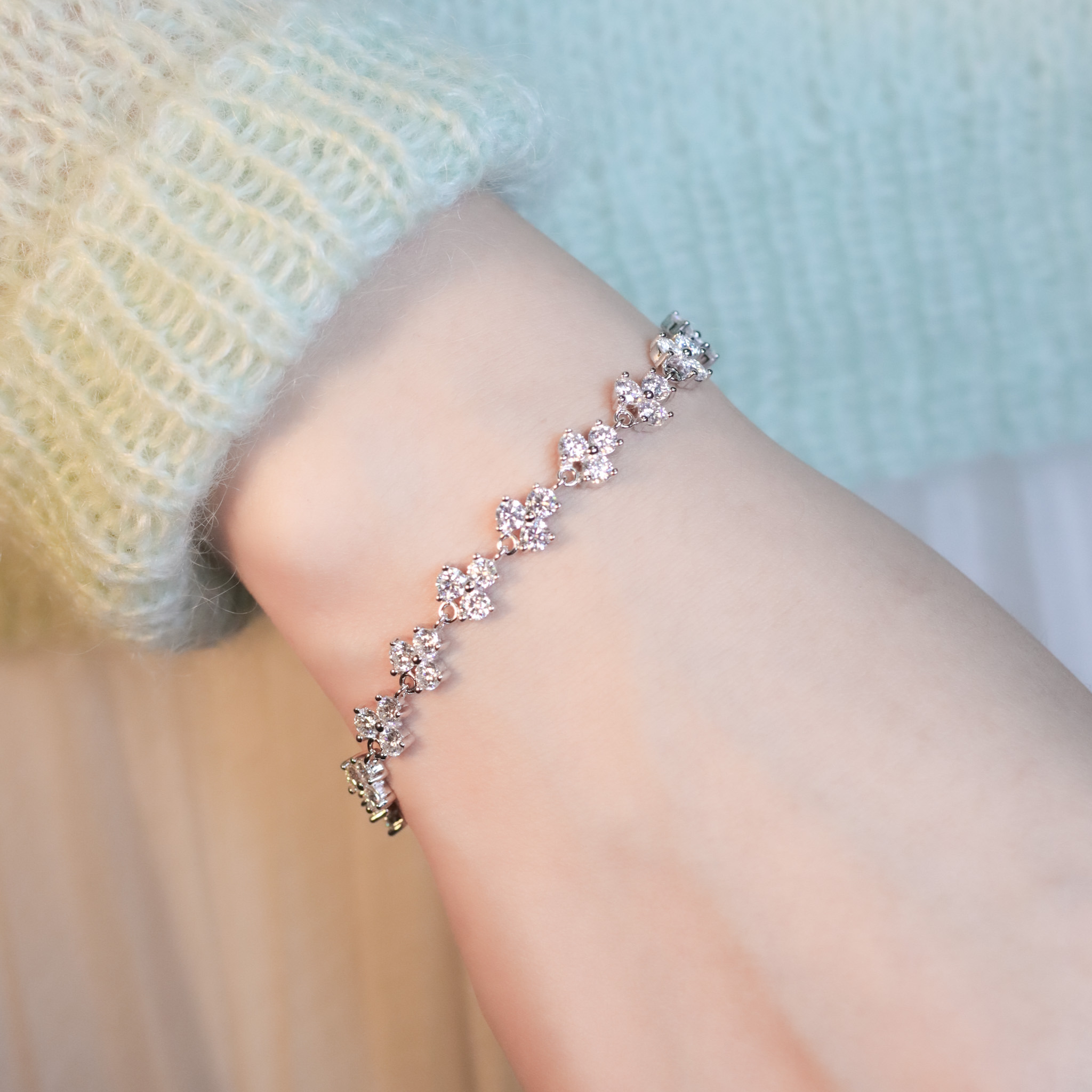 | 925純銀・ 厚鍍白金 ・莫桑石 | 鑽光有你的幸福手鏈 | BR1459 |