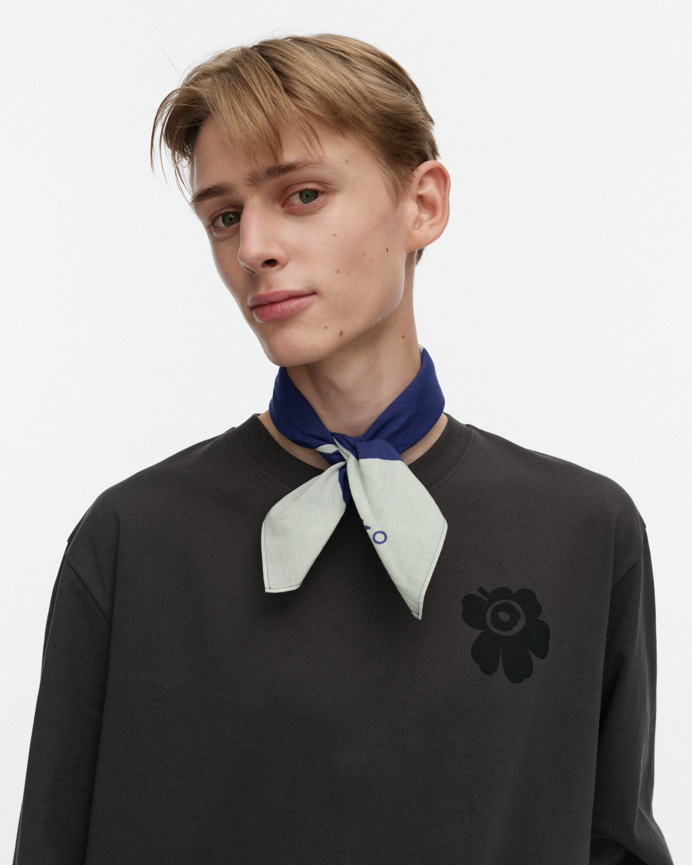 Astrilli Unikko 領巾