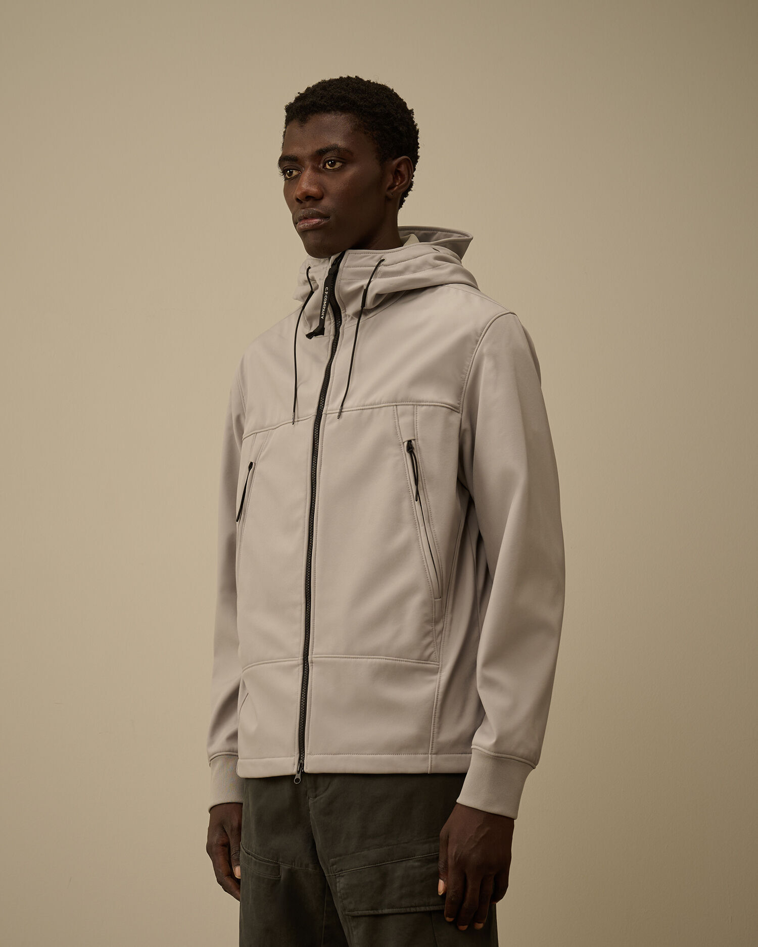 【代購】C.P. Company Shell-R Goggle Jacket 男款機能連帽護目外套 – 經典 Goggle 設計・輕量防風防潑水