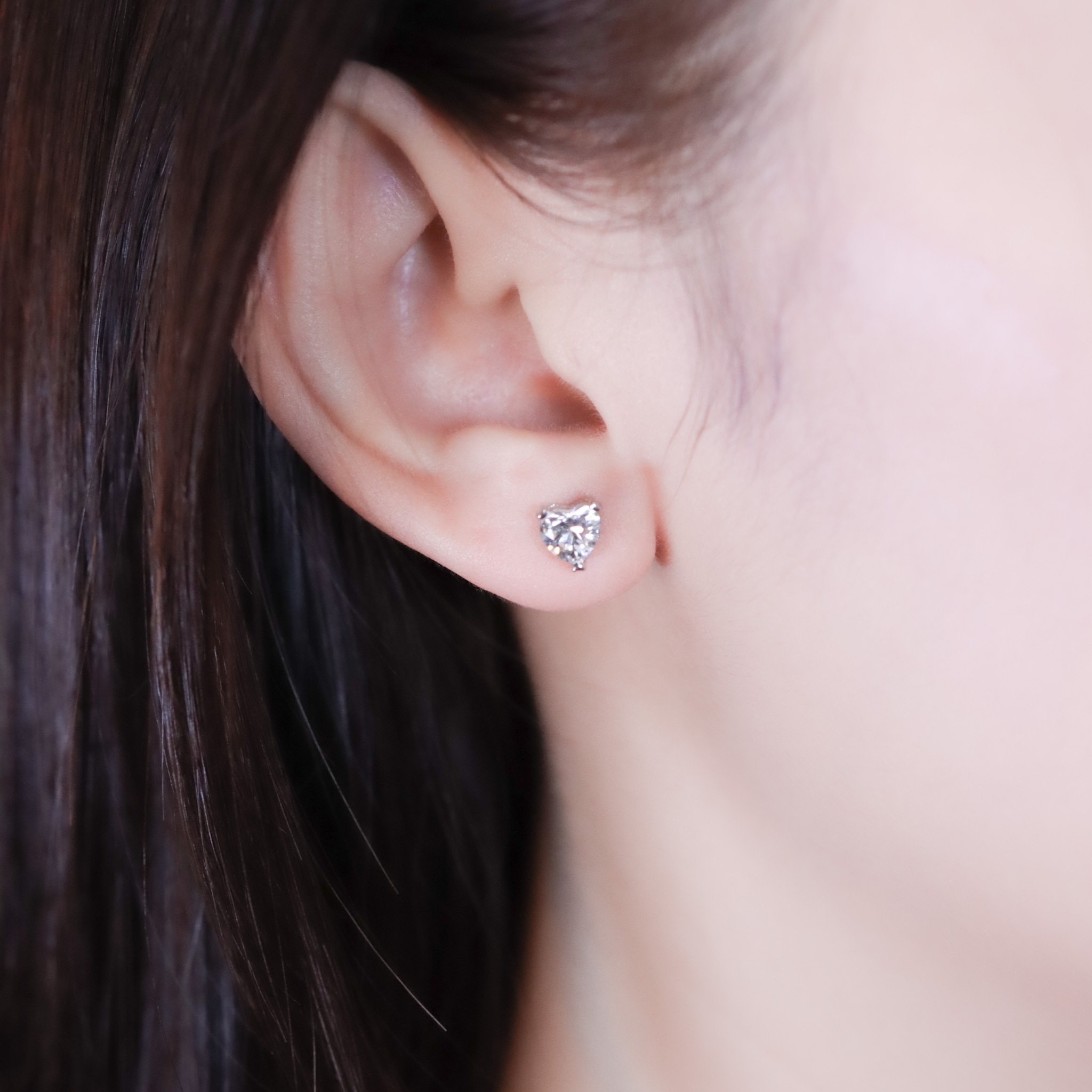 | 925純銀・厚鍍白金・莫桑石 | 鑽光我愛你耳環 | EA1092 |