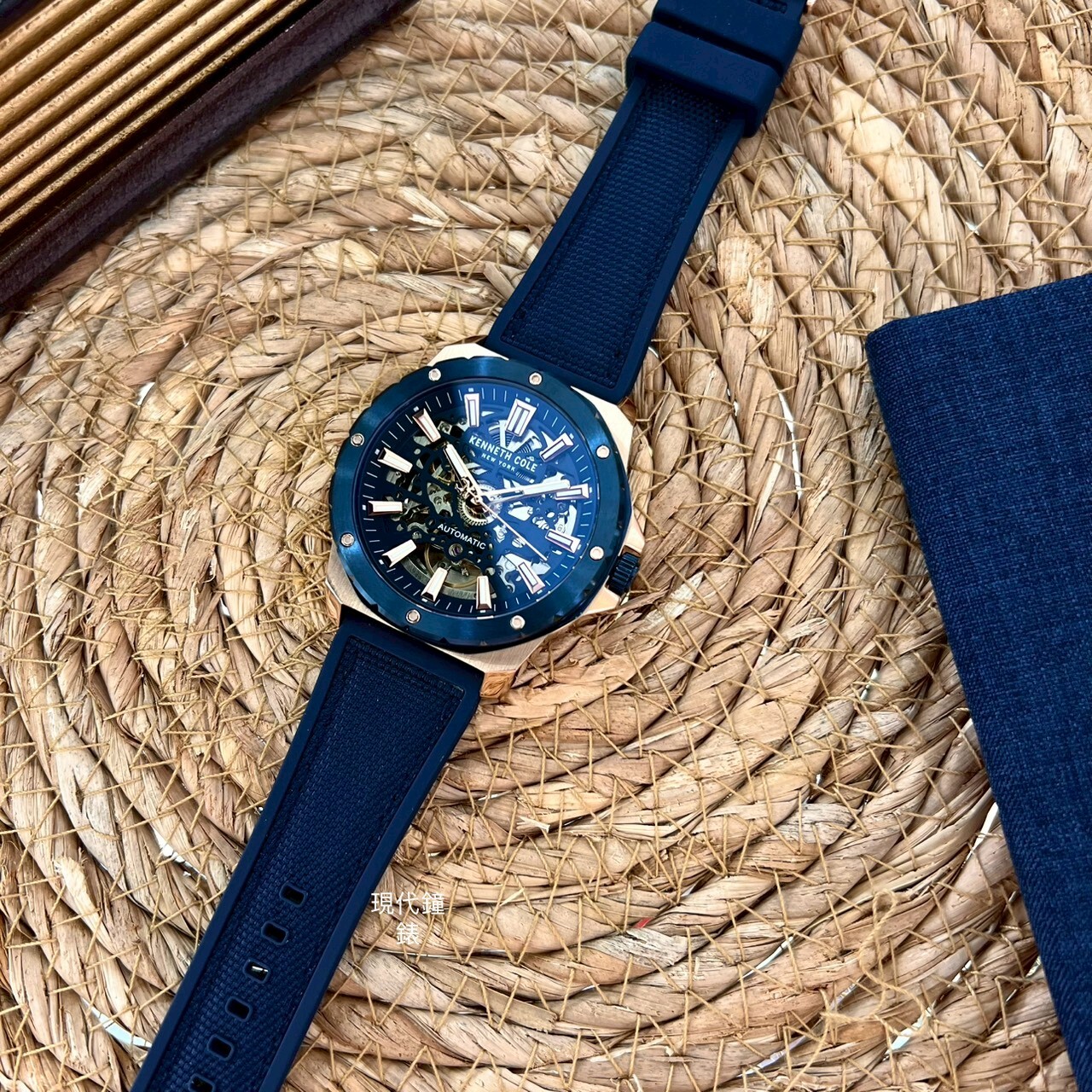 【KENNETH COLE】美式鏤空機芯機械男錶KCWGZ0076702 44mm 現代鐘錶