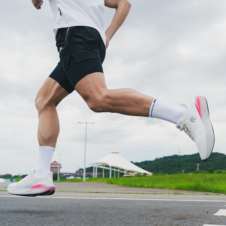 【PowerMax】備戰馬拉松-Σ全鎖跟貼紮型中筒護踝襪+給力貼 賽事必備組｜小腿、腳踝防護｜肌貼襪、馬拉松襪、跑步襪、運動襪、護踝襪｜台灣製造