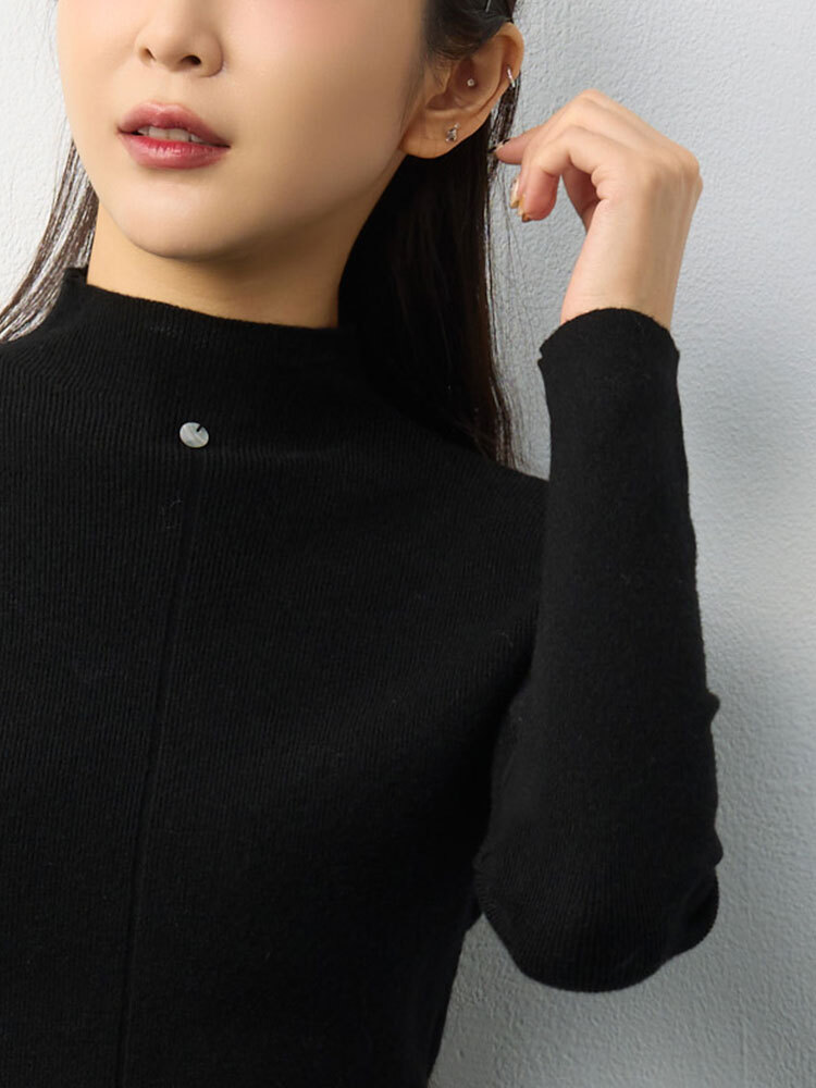 微領細節針織上衣