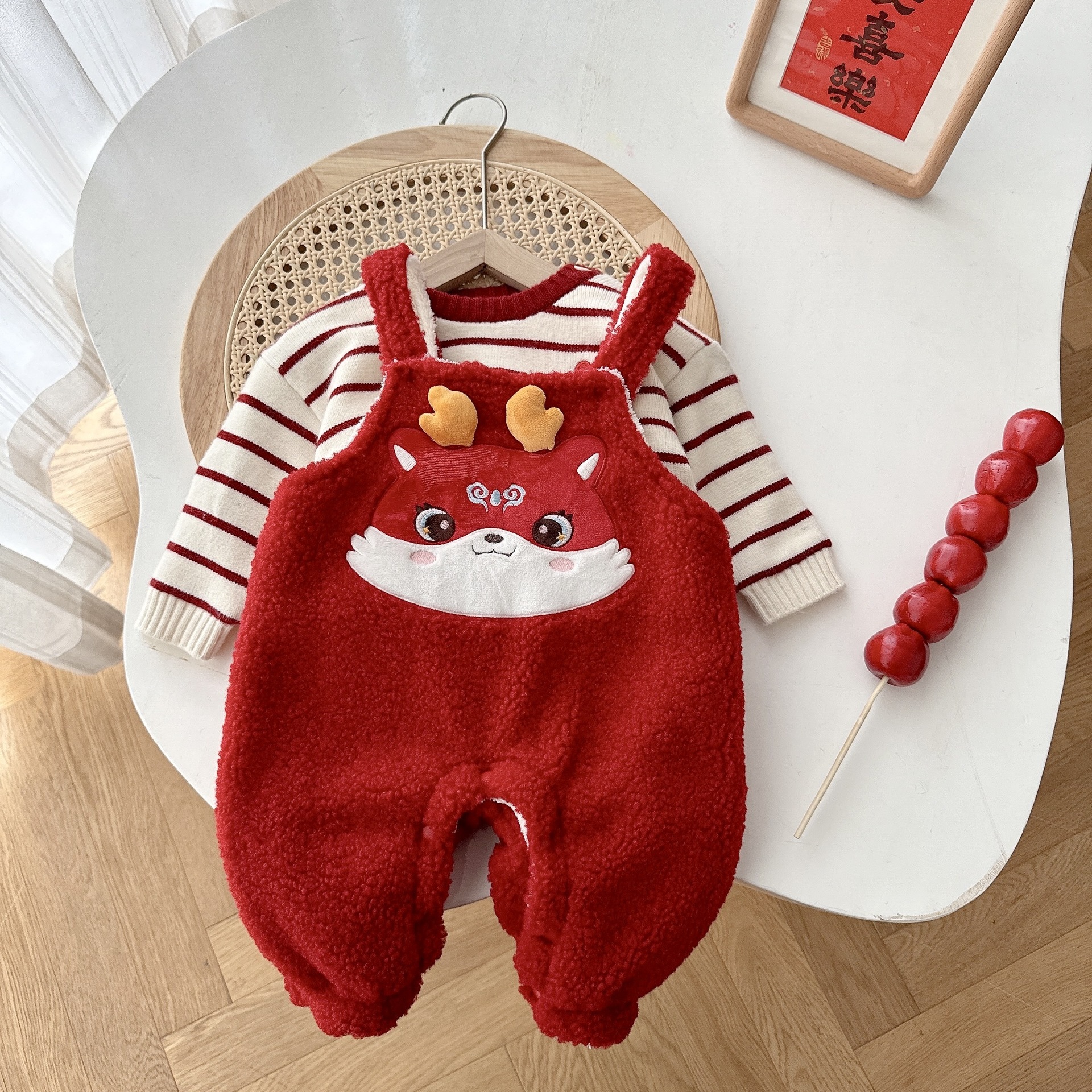 Q萌龍加絨吊帶連身衣+愛心條紋針織衣(66-90/73-120)