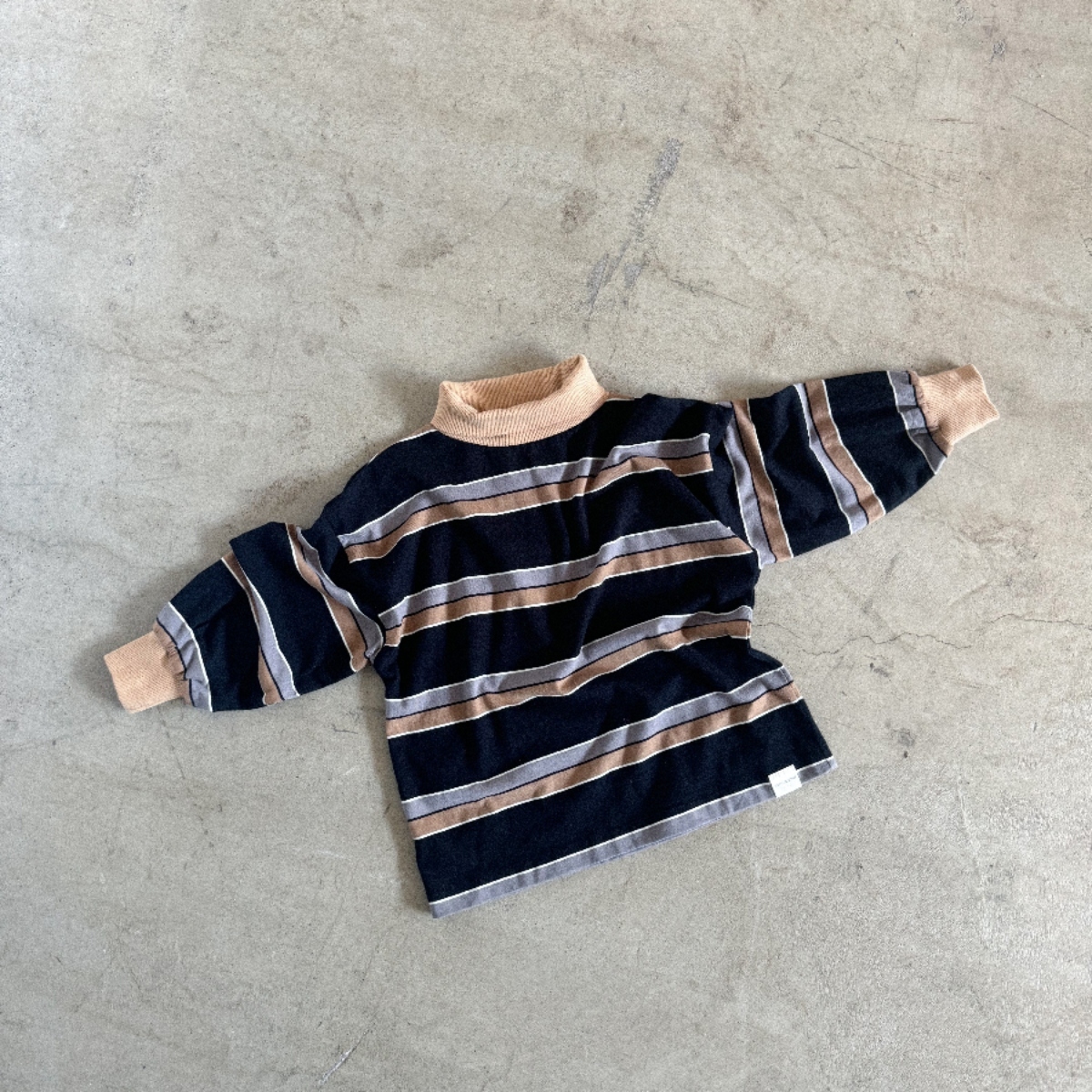 TWIN COLLECTIVE KIDS 撞色條紋高領上衣 Smith St Skivvy - Black Stripe