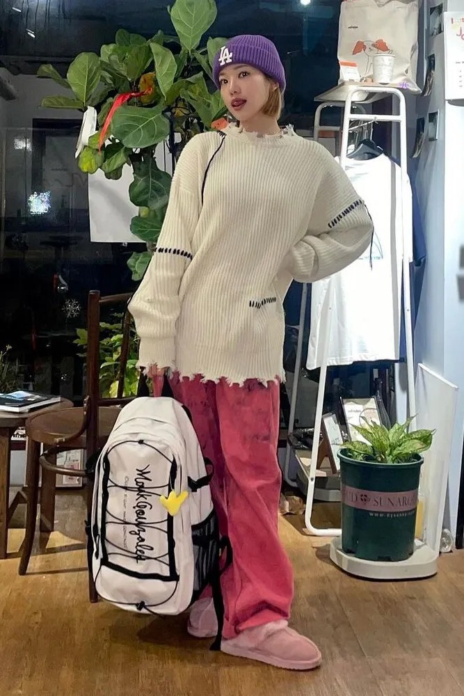 【OWN】Mark Gonzales 後背包 多夾層 機能 小飛人 小天使 韓國小黃人 黑色 米白