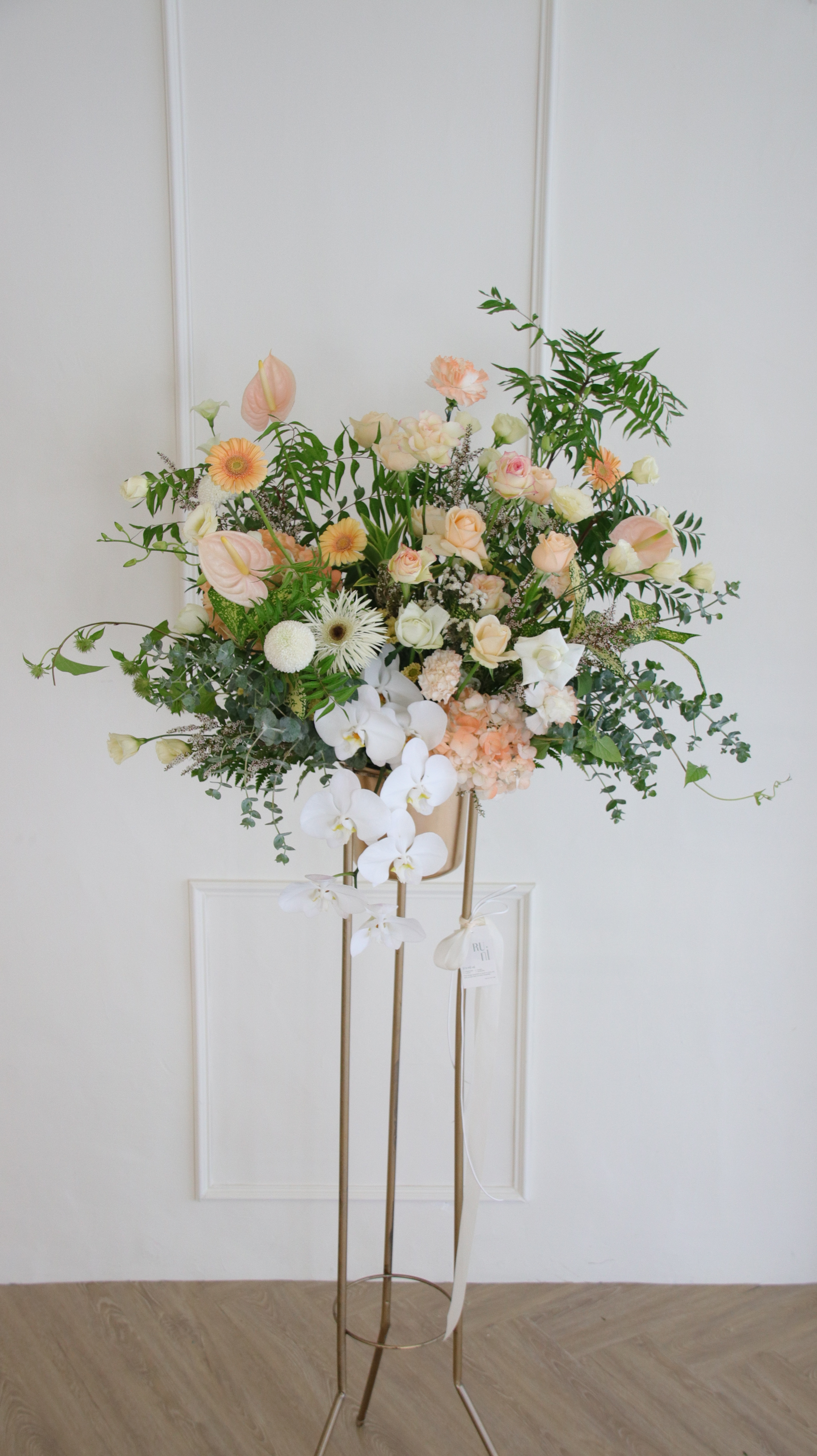 曦光橘境-白橘色系高級鮮花高架花籃