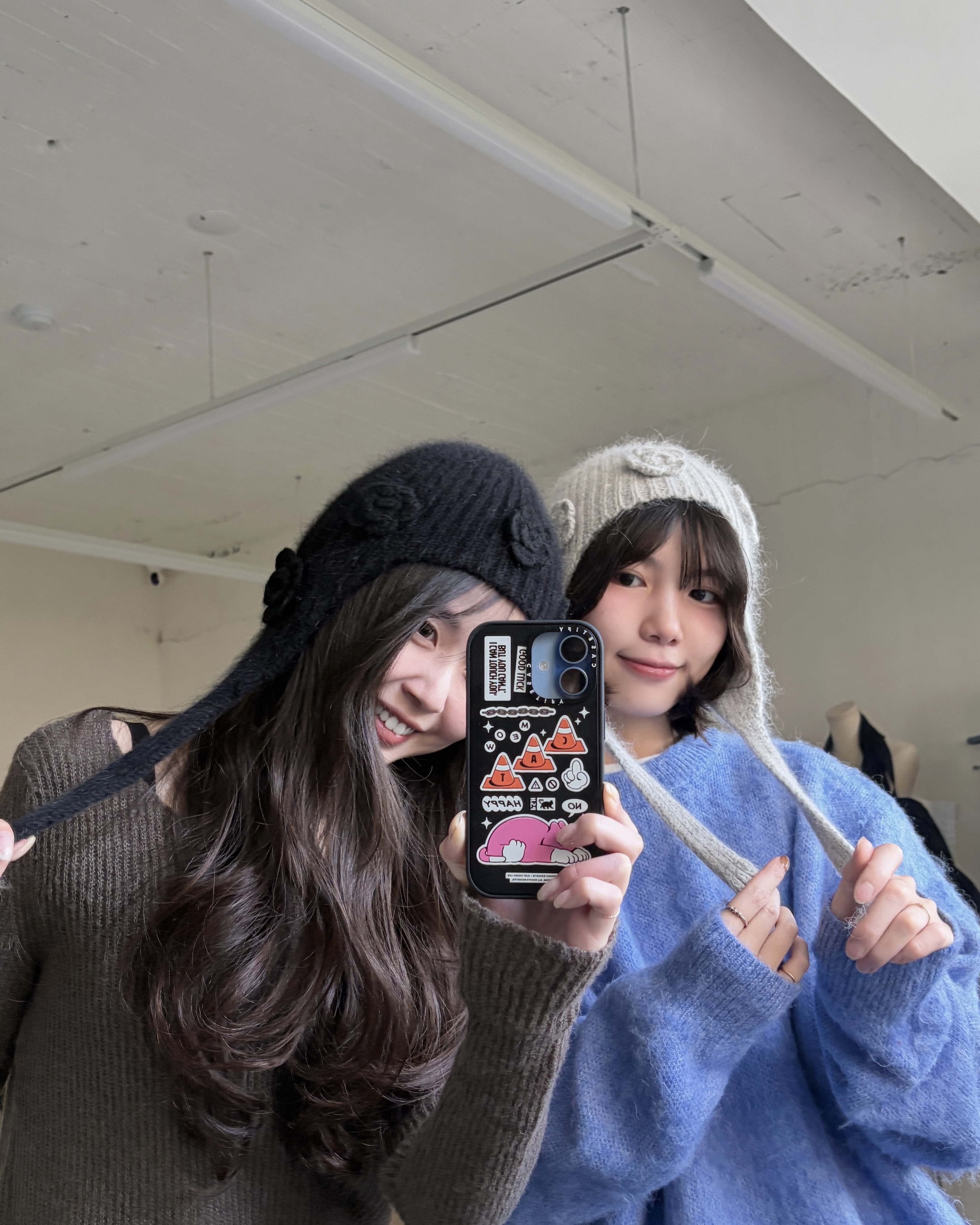 A1248 立體花朵毛帽 / 2colors