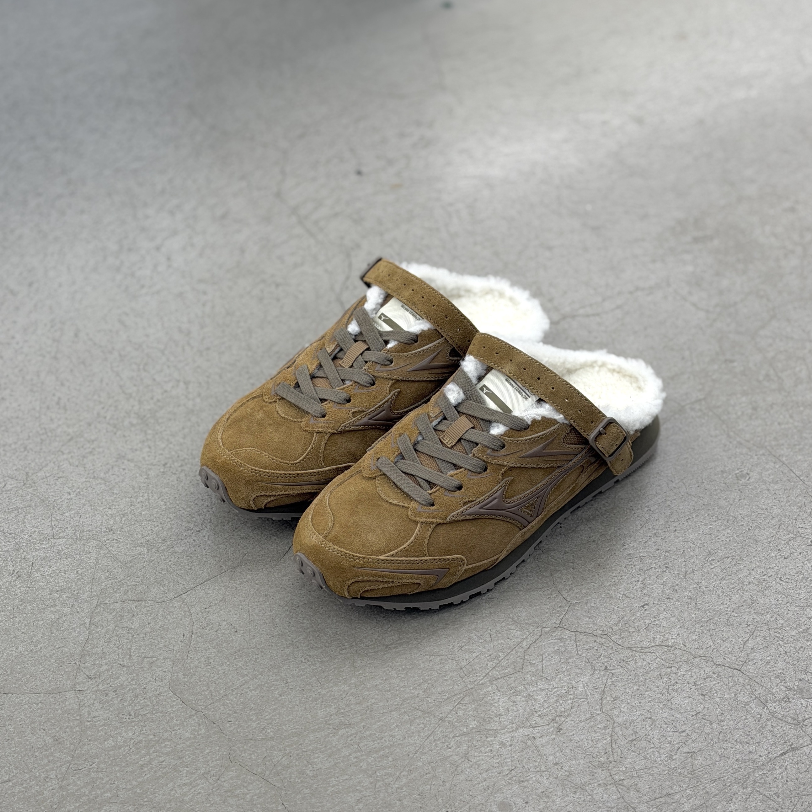 Mizuno LG60S Slipper l D1GH252503