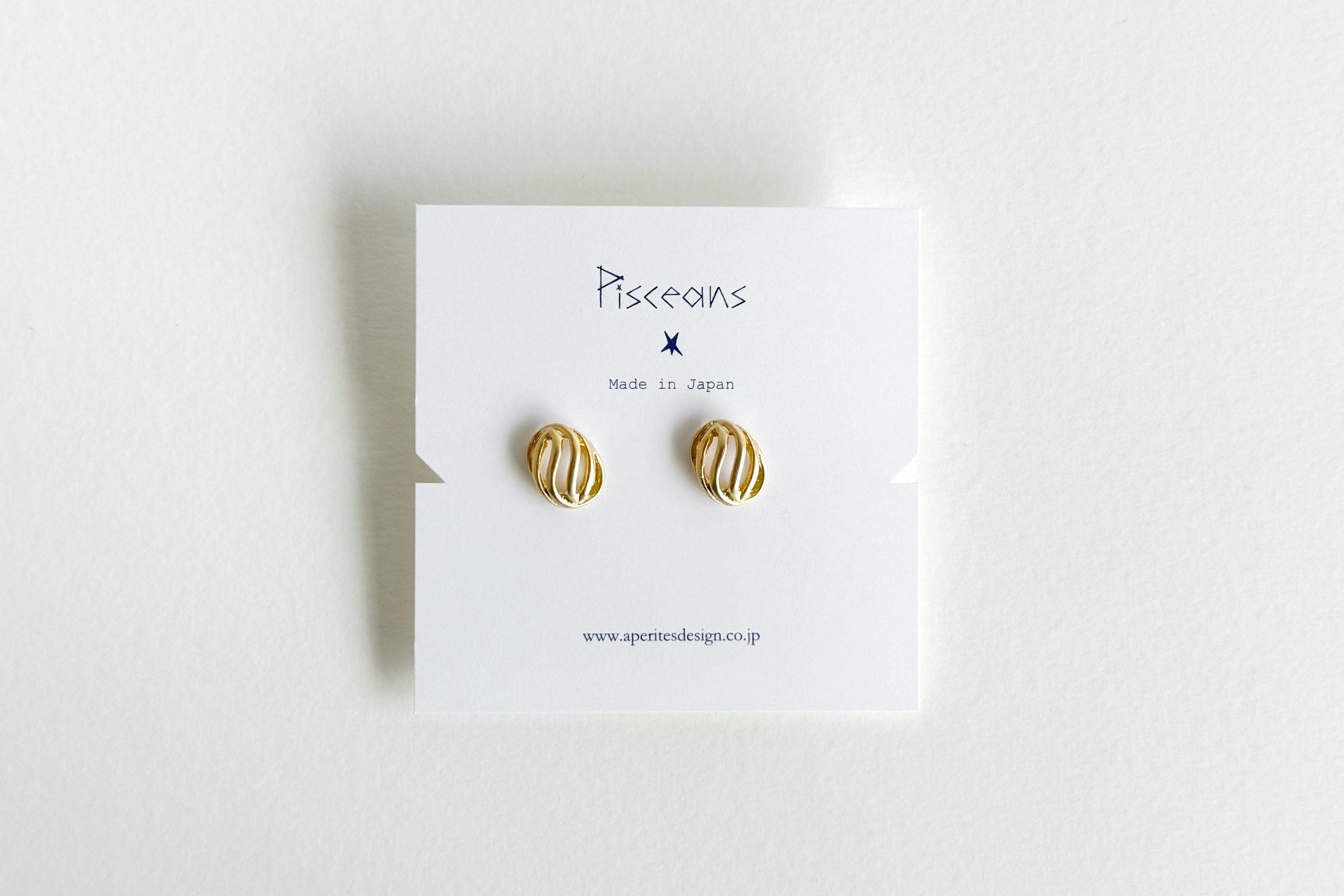 Pisceans - 流線鏤空半球針式耳環 GD