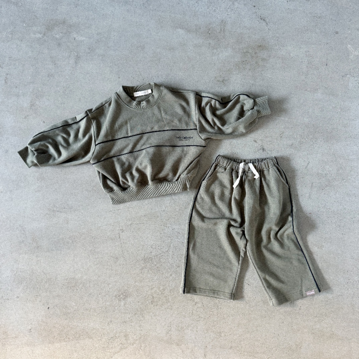 TWIN COLLECTIVE KIDS 直筒褲衛衣套裝 Swell Sweather/Pants Set - Khaki Green