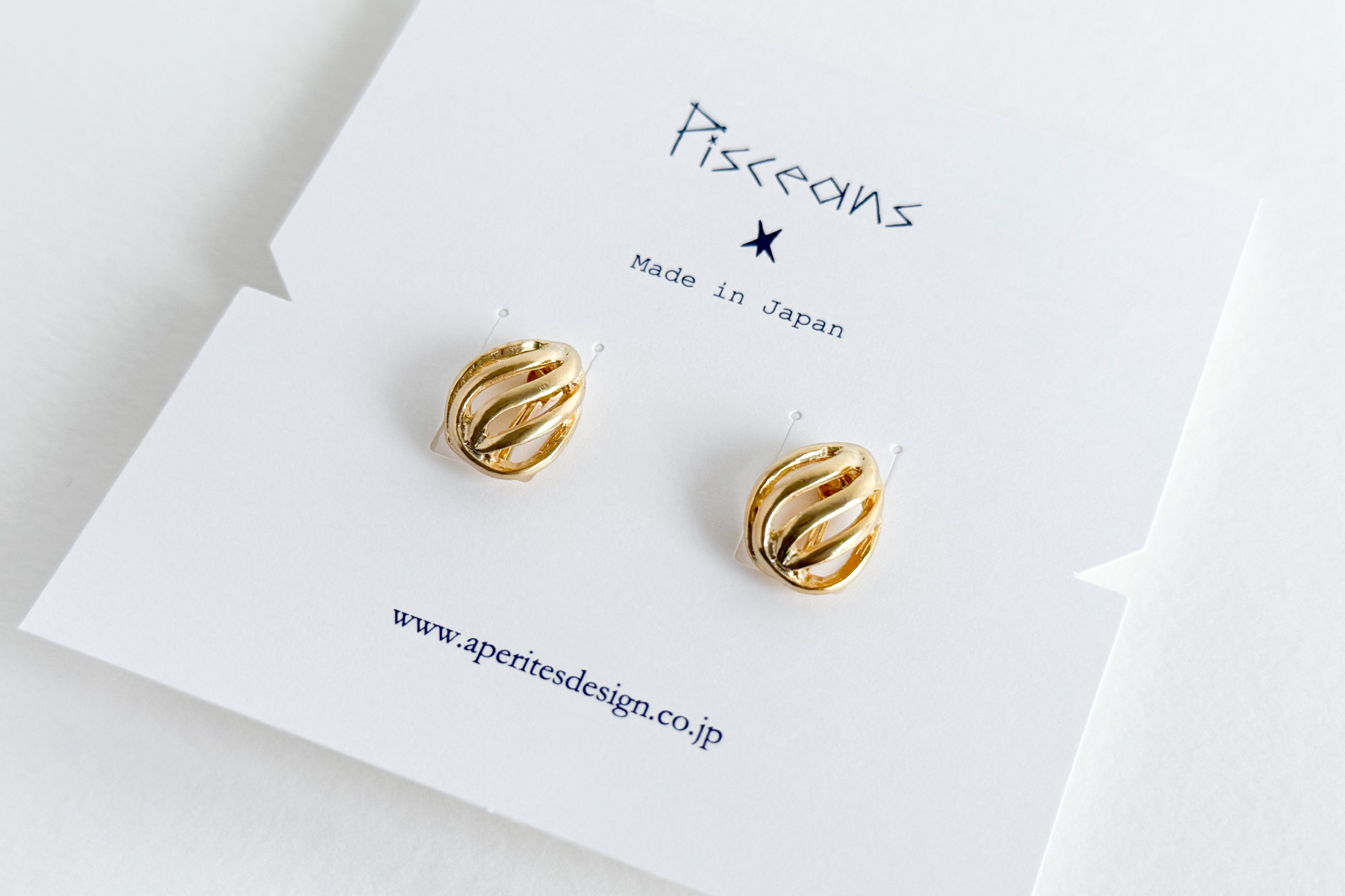 Pisceans - 流線鏤空半球夾式耳環 GD