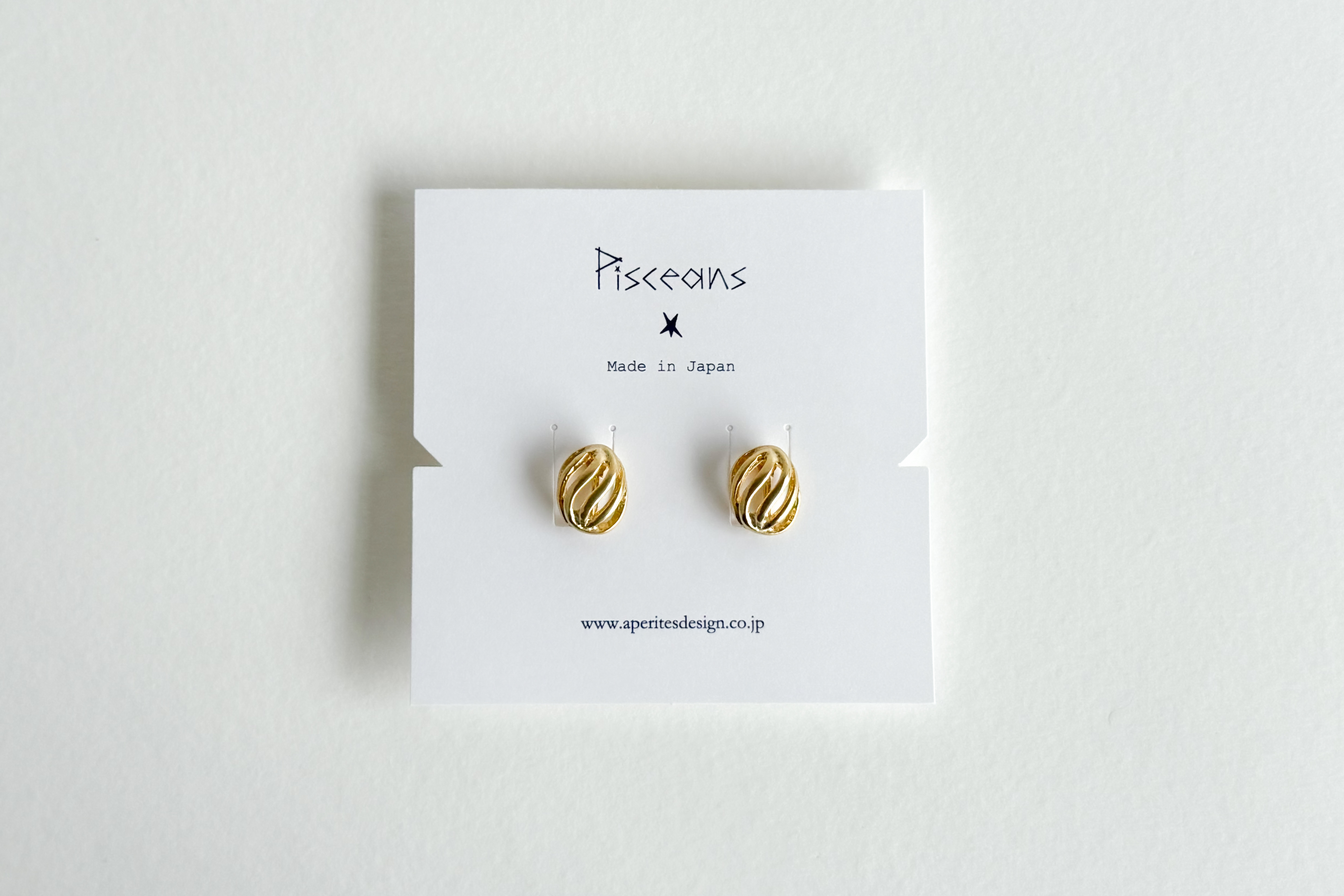 Pisceans - 流線鏤空半球夾式耳環 GD