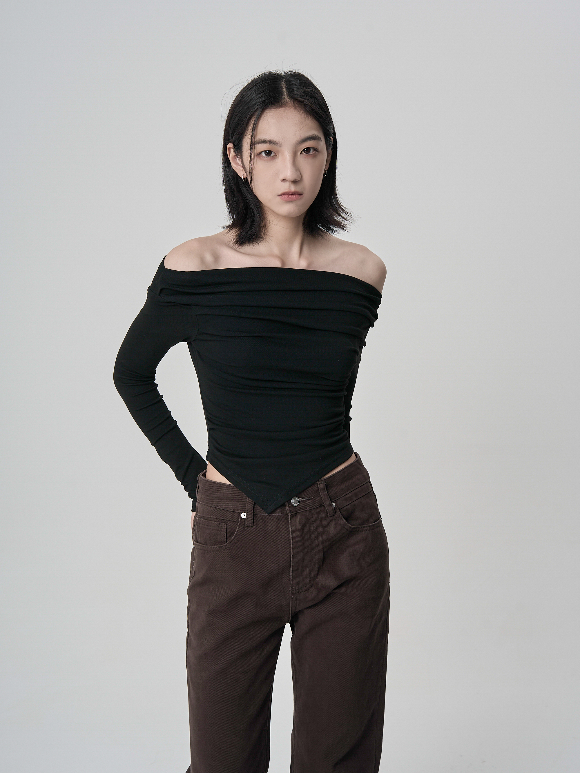 彈性斜肩抓皺長袖-黑