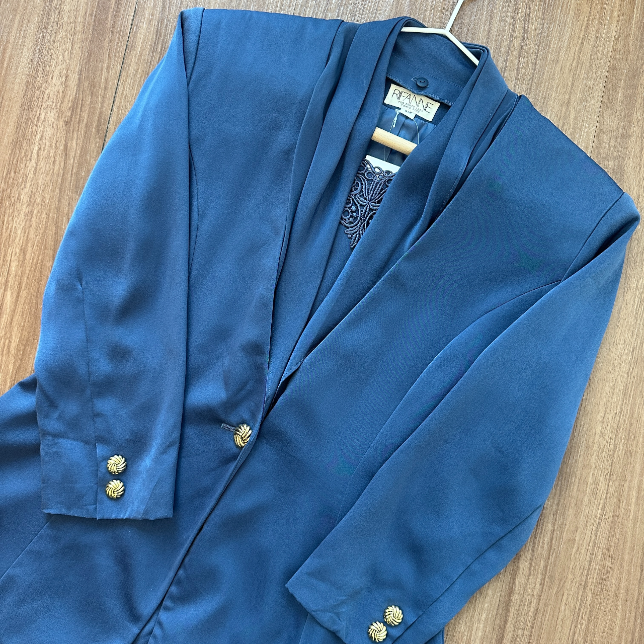 日本製光澤感霧藍色長身外套