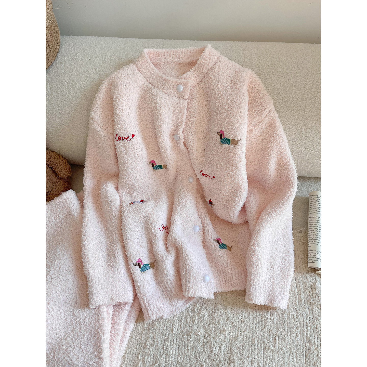 《6443》半邊絨少女粉臘腸狗睡衣