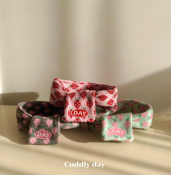 【預購】cuddly day｜草莓針織圍巾