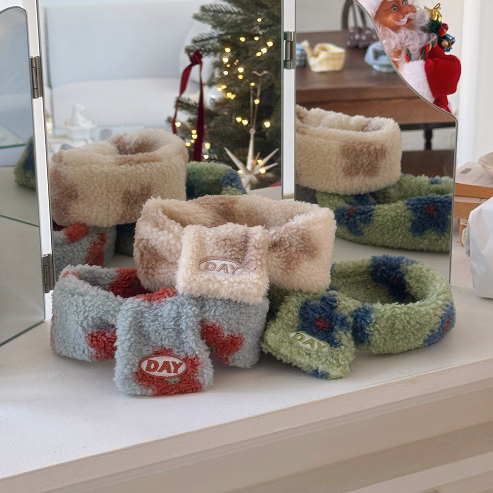 【預購】cuddly day｜花花毛絨圍巾