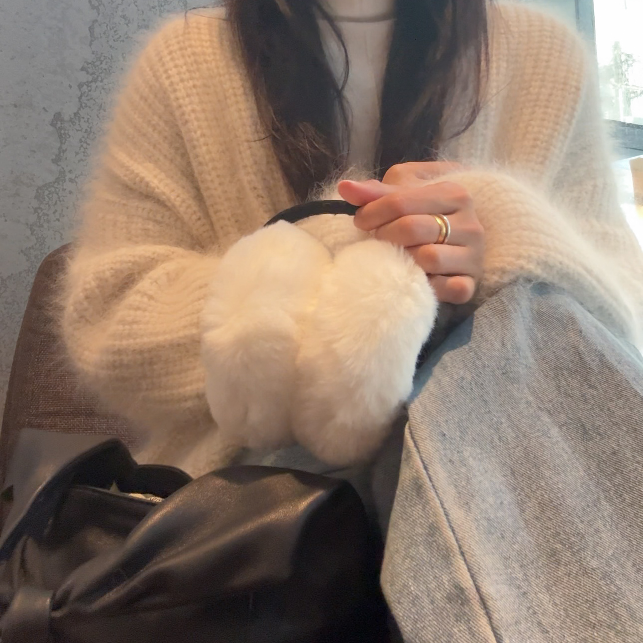 DE04羊毛60浪漫氛圍V領大針織(奶白)