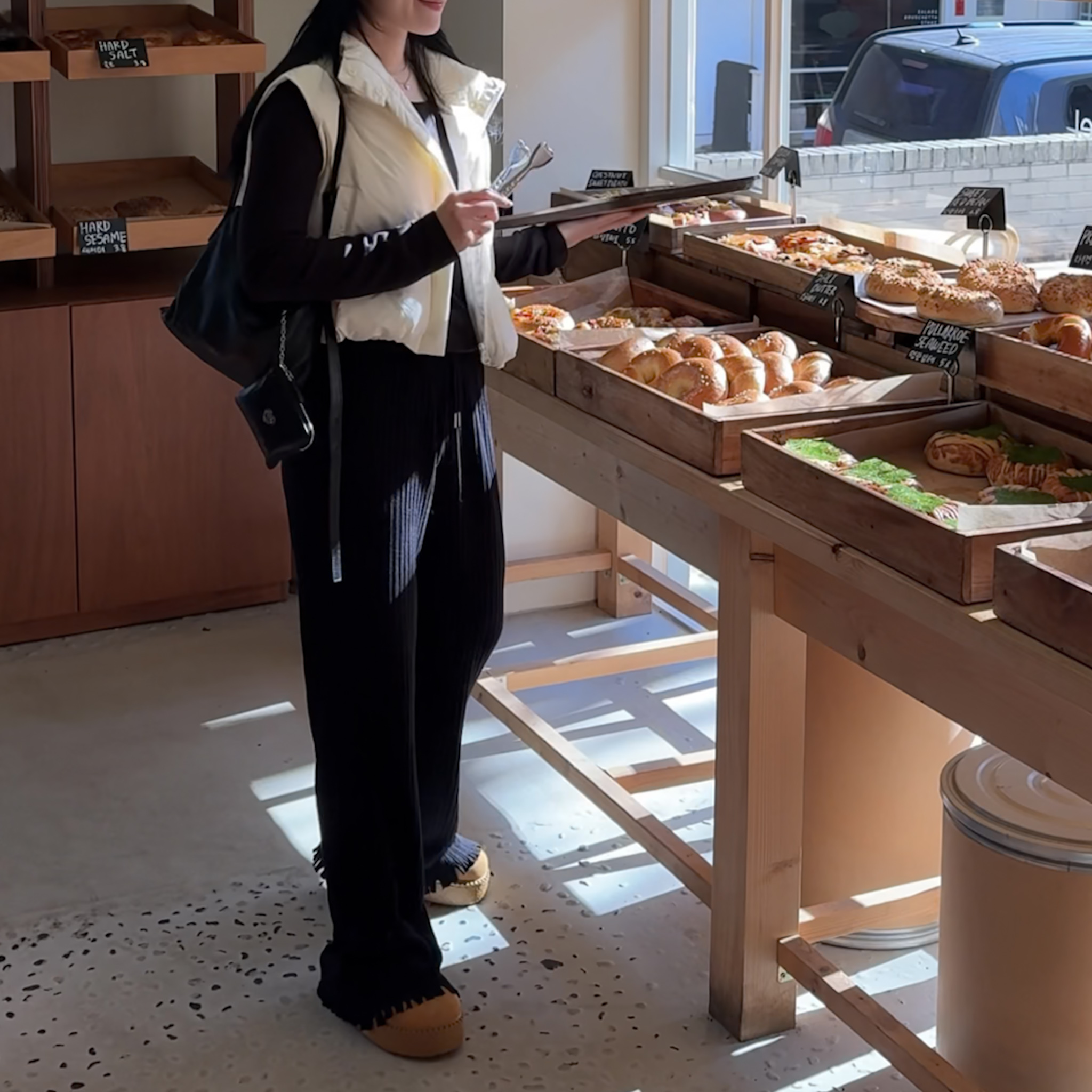 DE11自訂款-褲腳破壞不收邊針織彈性褲(黑)