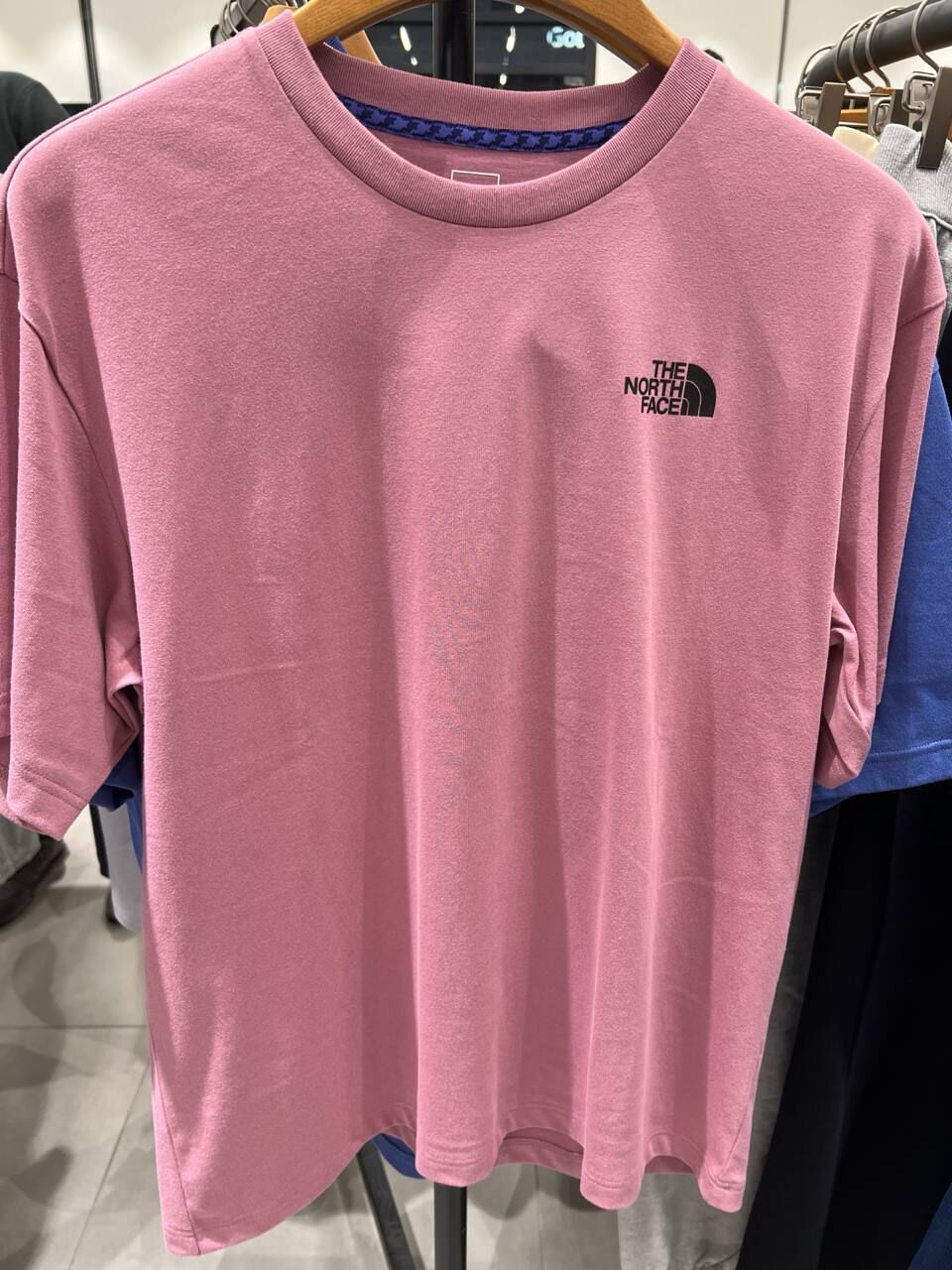 [K] THENORTHFACE GRAYISH PINK MEN'S HOLD UP TEE, NT7UR64D-GPI (KTNF22)