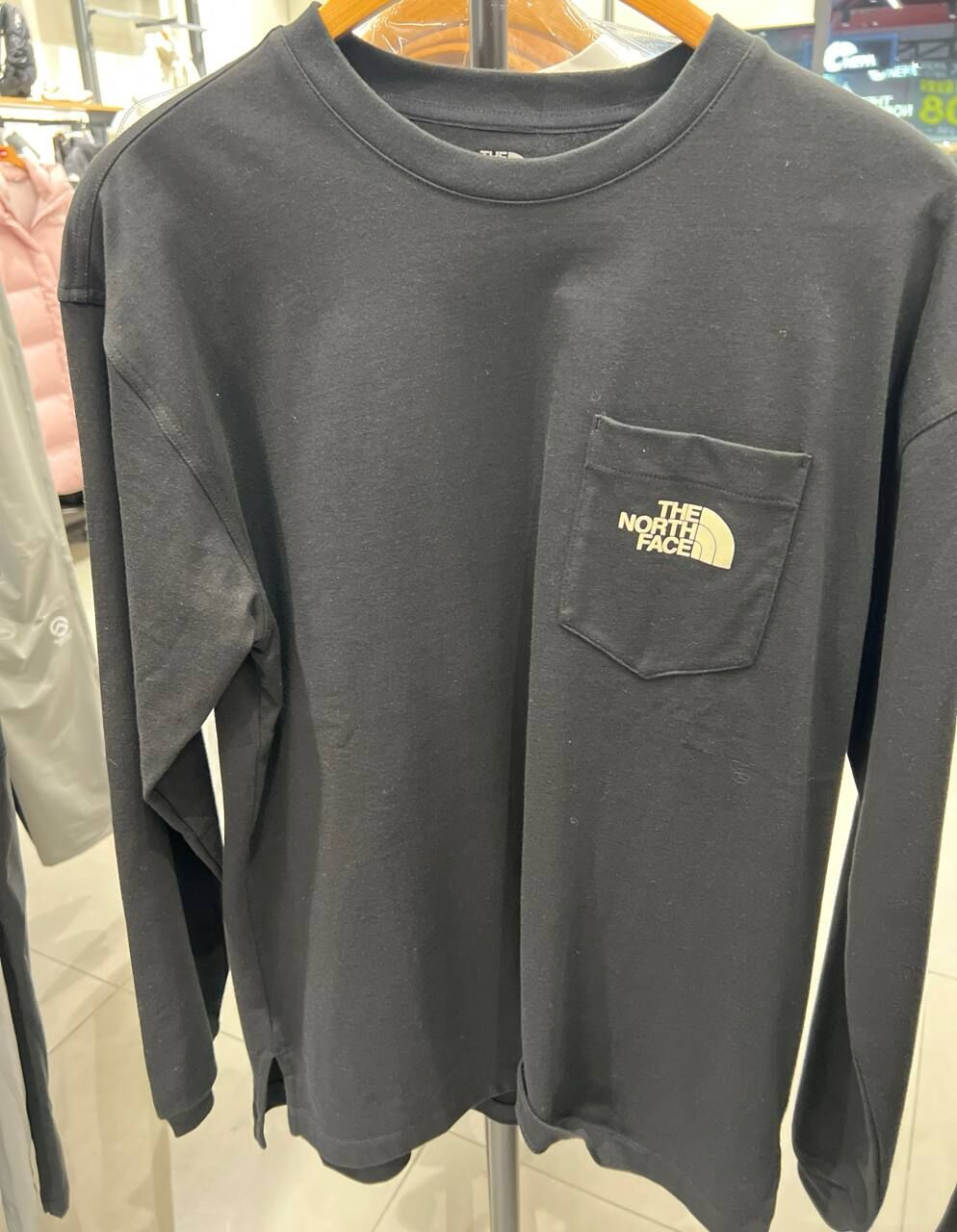 [K] THENORTHFACE BLACK POCKET L/S R/TEE, NT7TR50J-BLK (KTNF25)