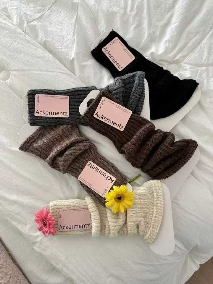 CT5301 坑紋棉質中長堆堆襪