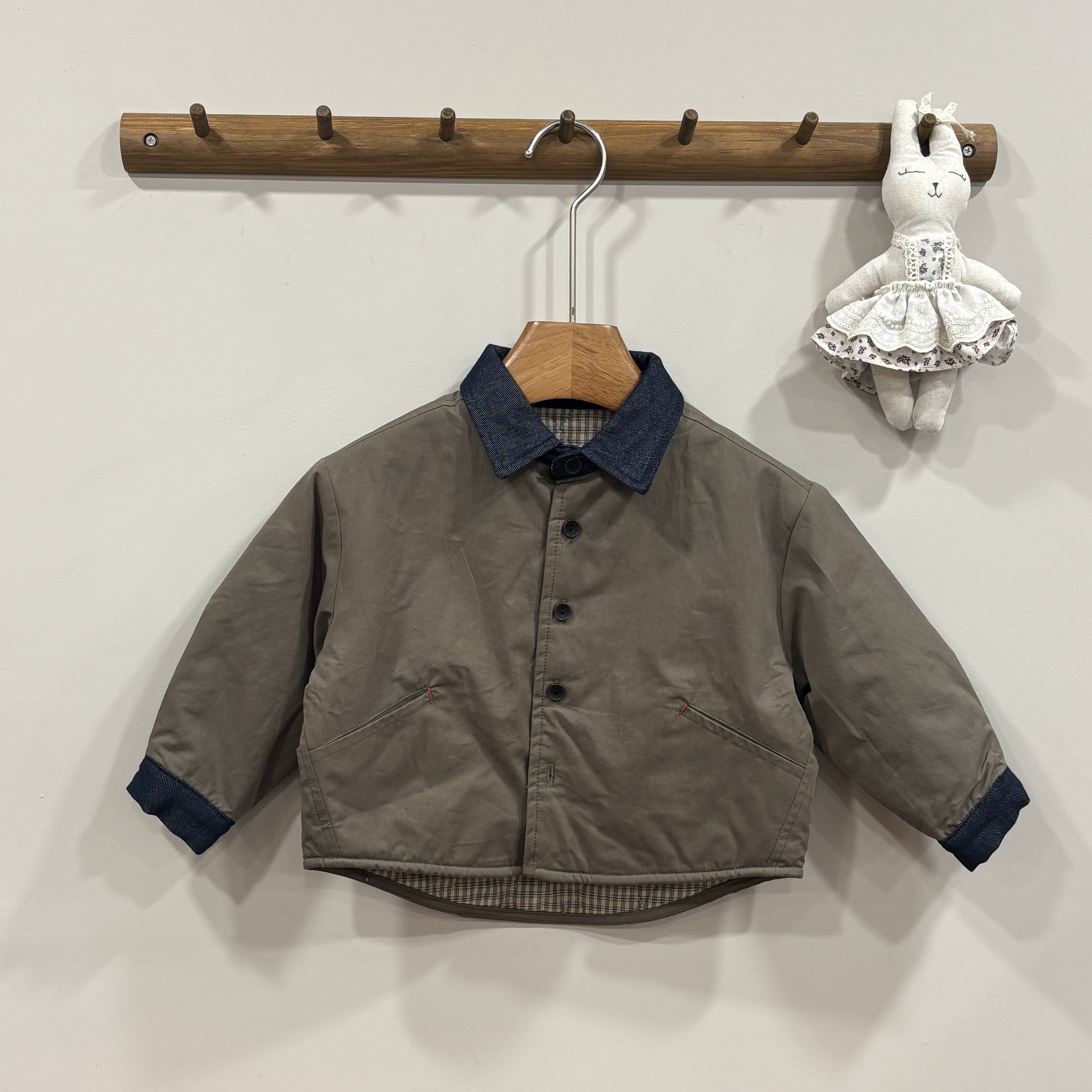 A03512拼接牛仔薄鋪棉外套