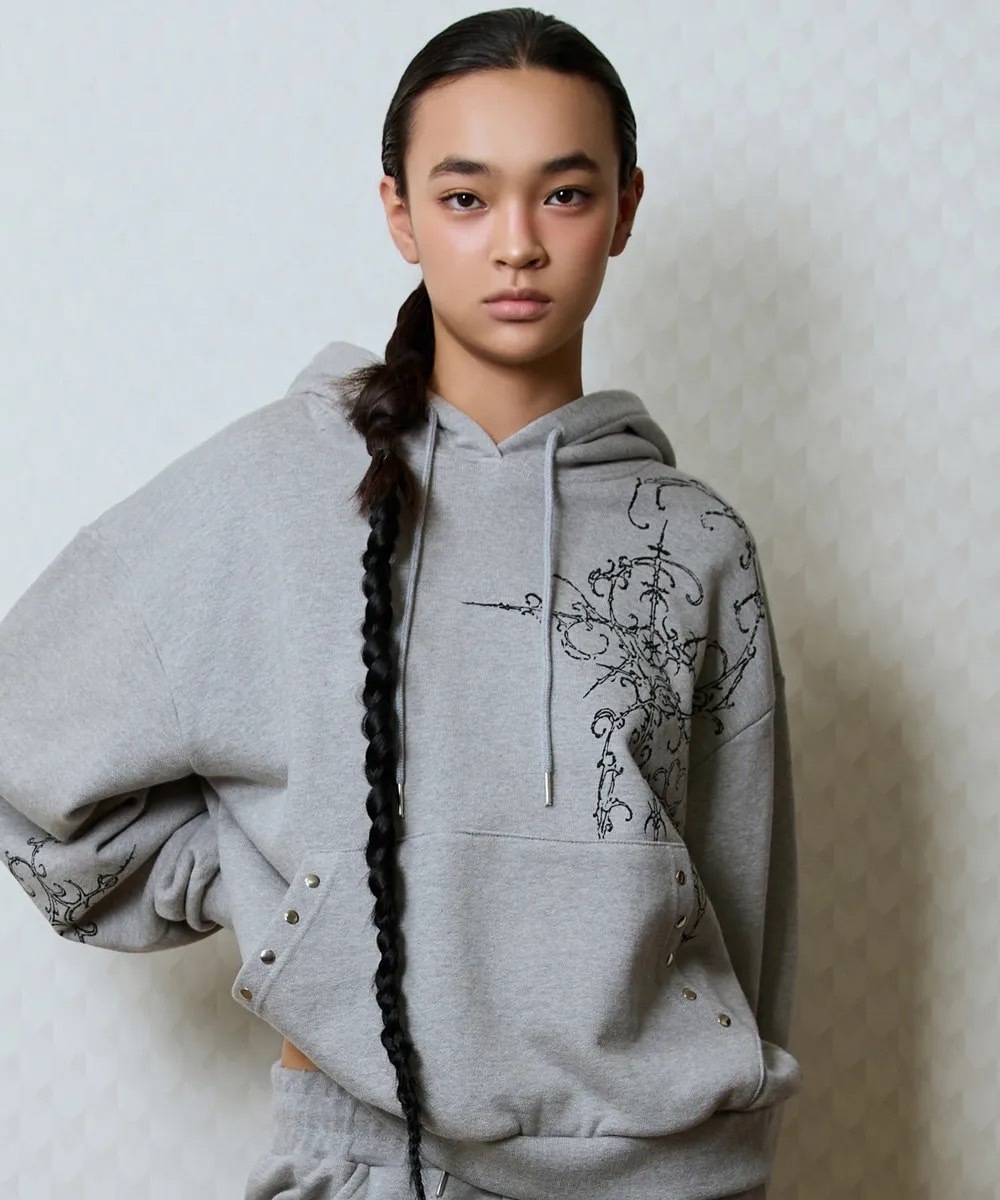 LUVISTRUE 印花連帽上衣 帽踢 帽T