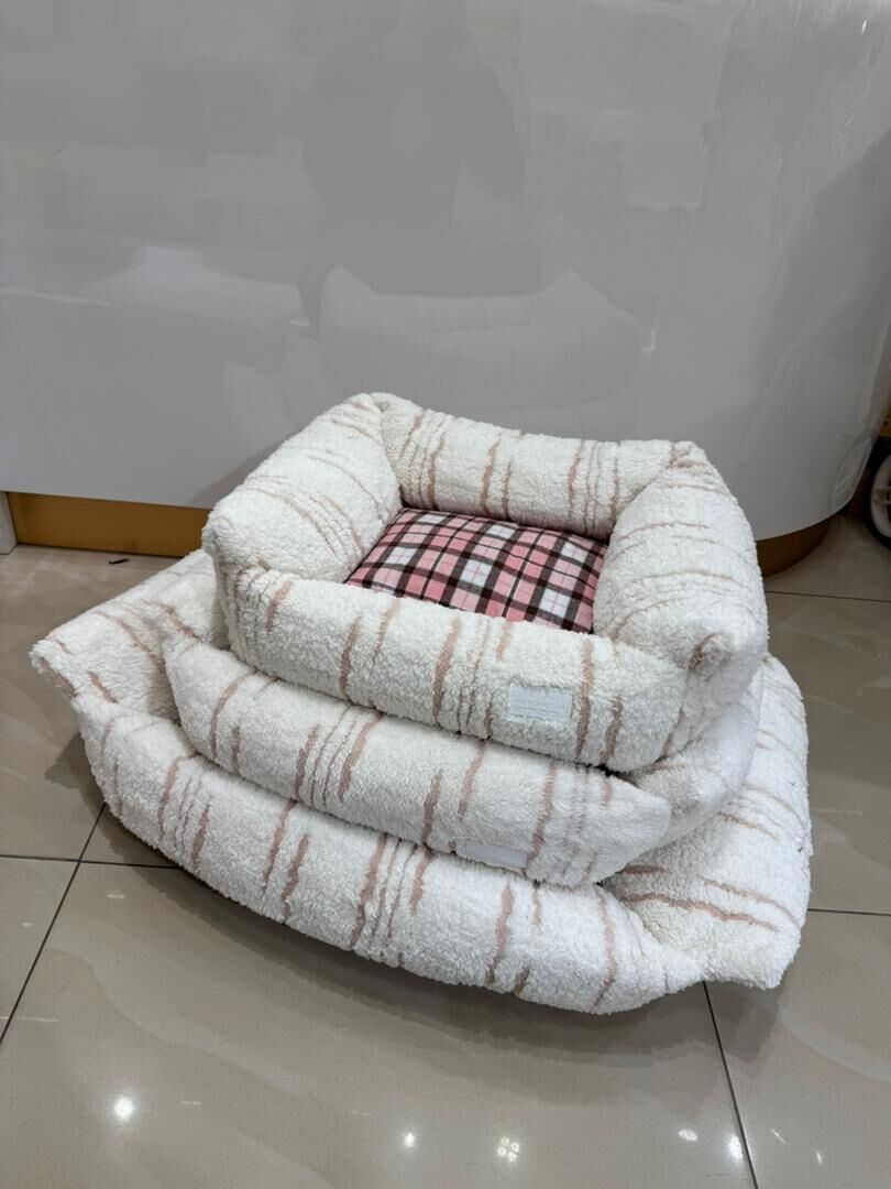 巴巴家族 毛绒粉格 宠物窝