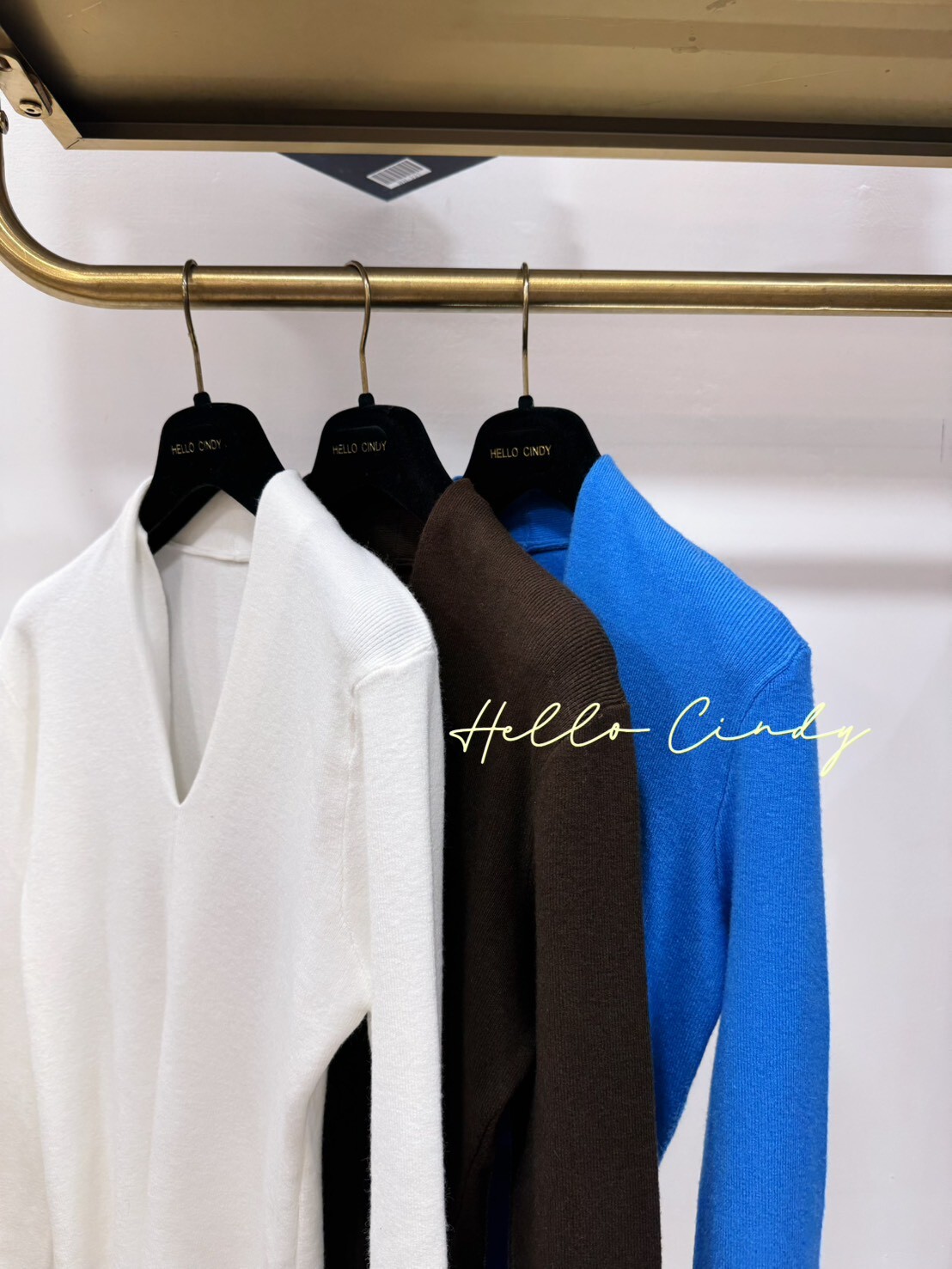 B12059 優雅V領單色微毛感合身棉質上衣