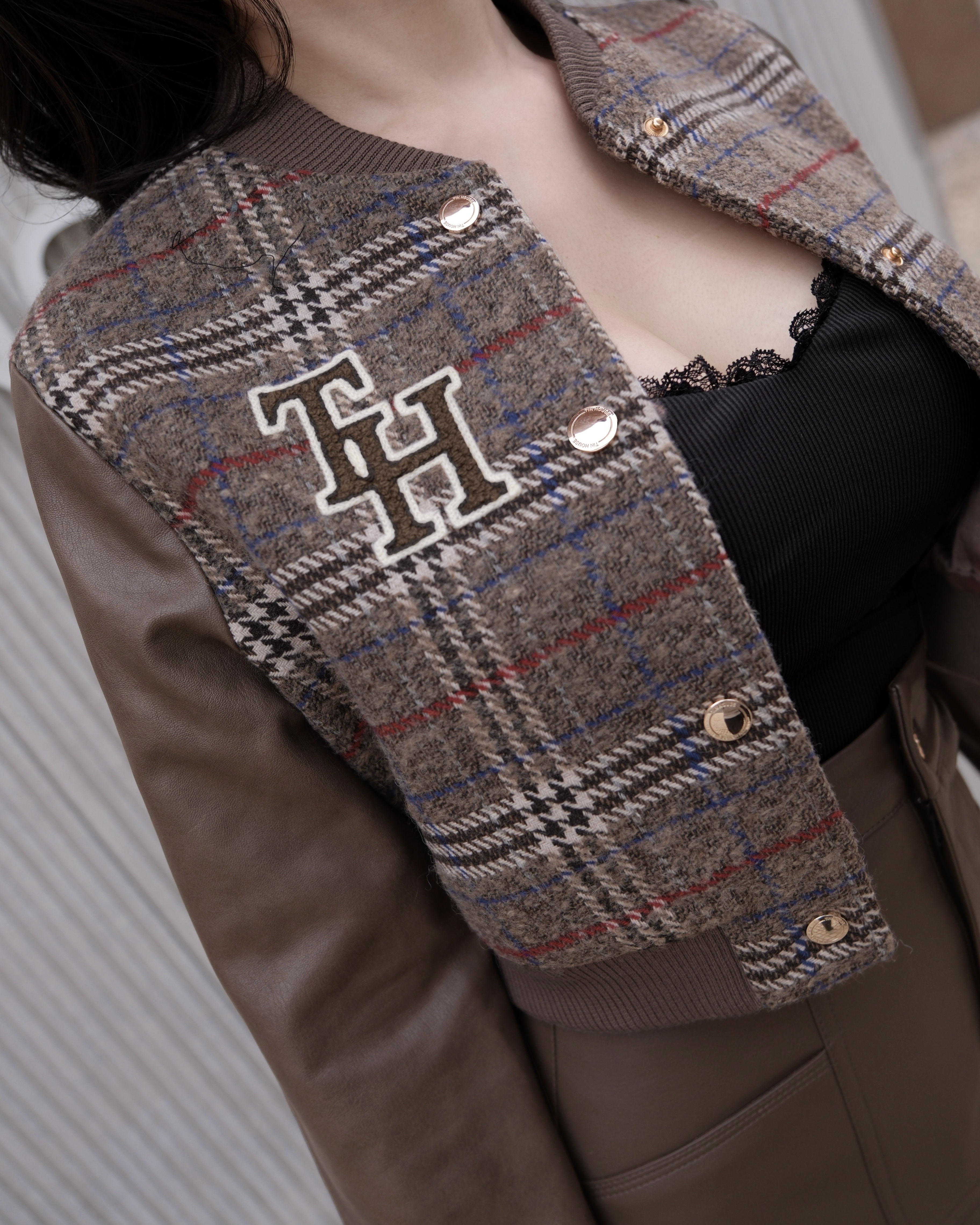 訂製-翻玩格紋字母棒球短外套