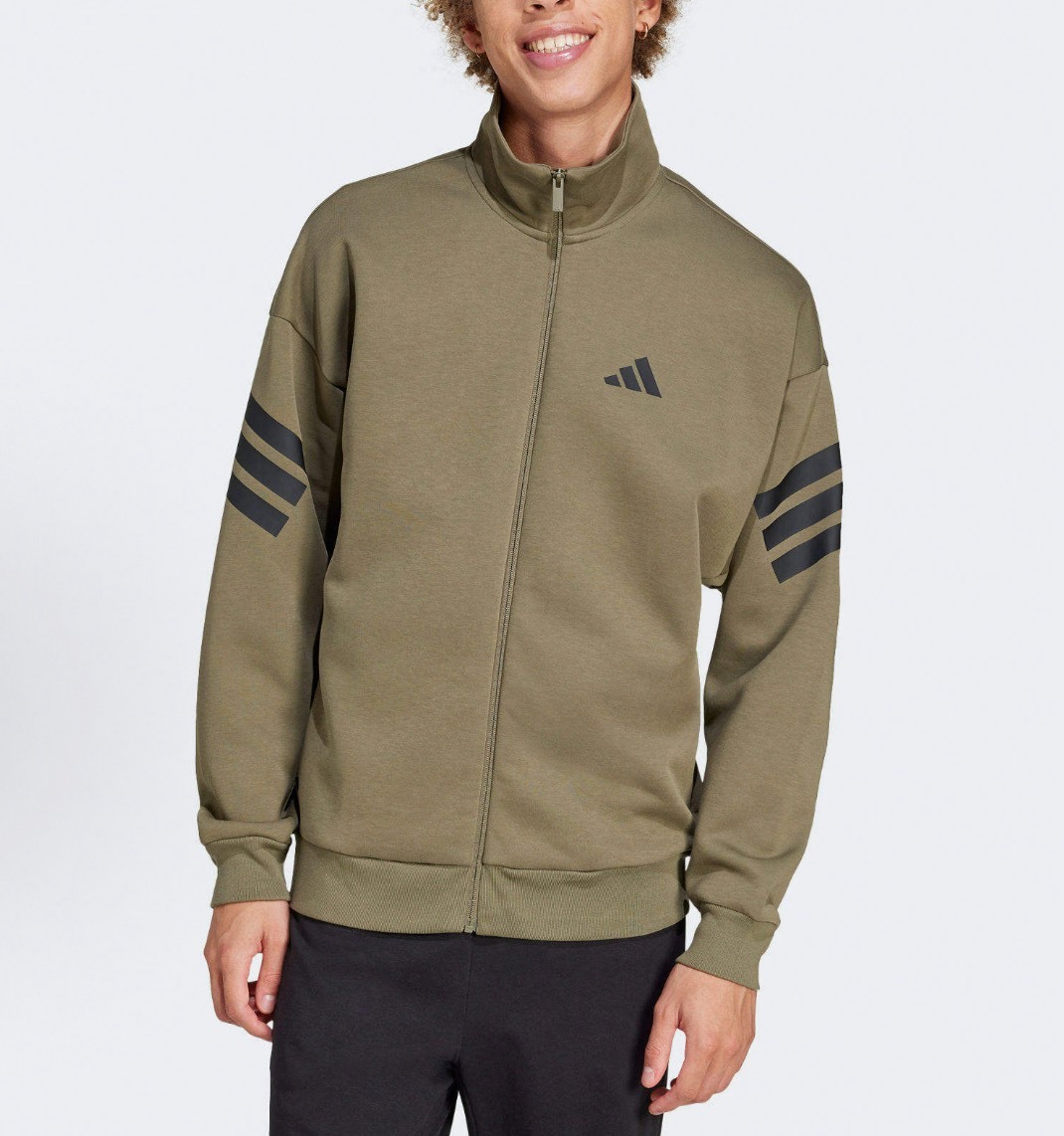 【代購】Adidas 三條紋復古立領運動外套｜橄欖綠 Track Jacket｜Blokecore 男團應援風｜復古球迷穿搭｜JD4887 男款