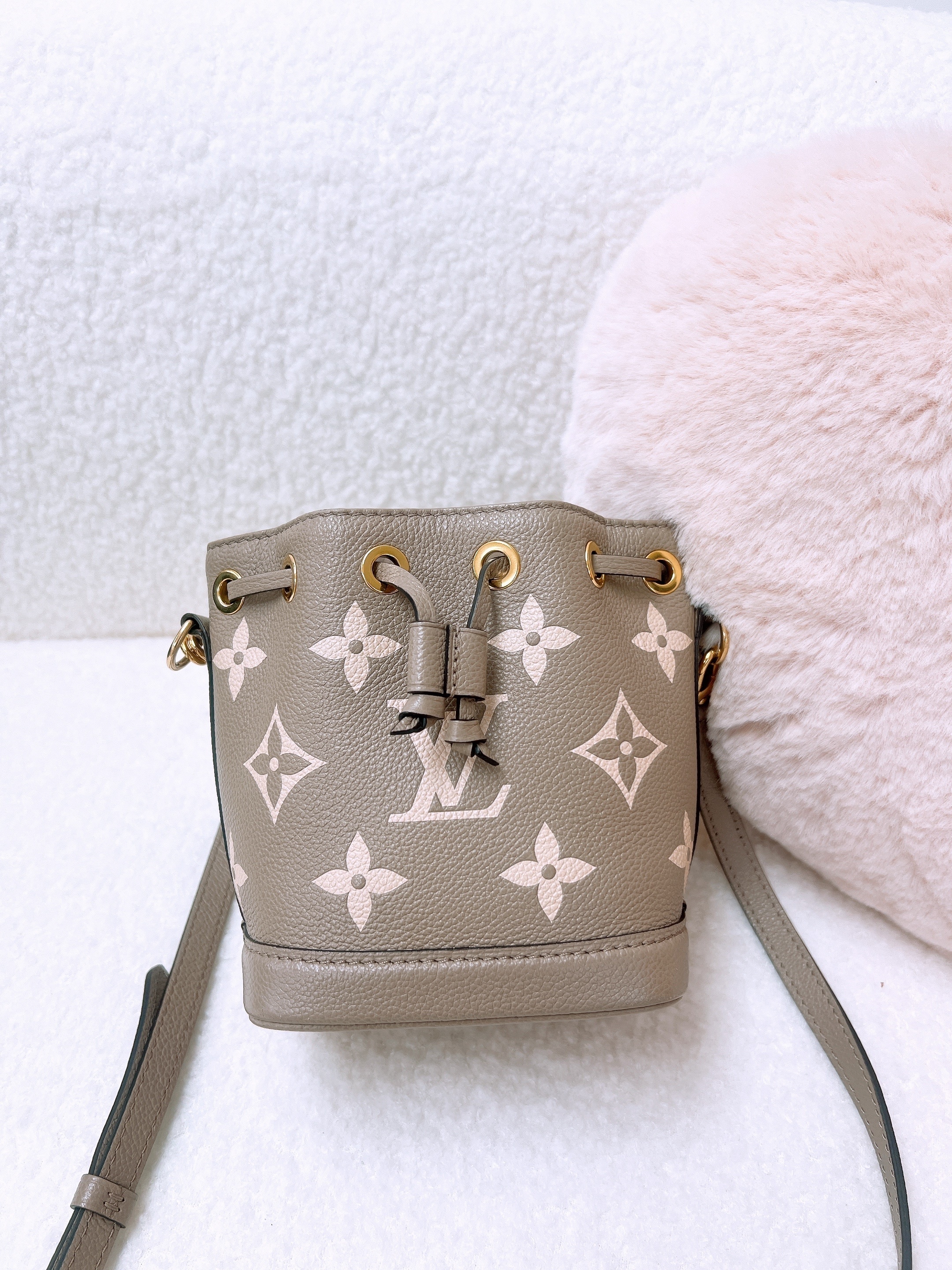 Lv noe nano bucket grey