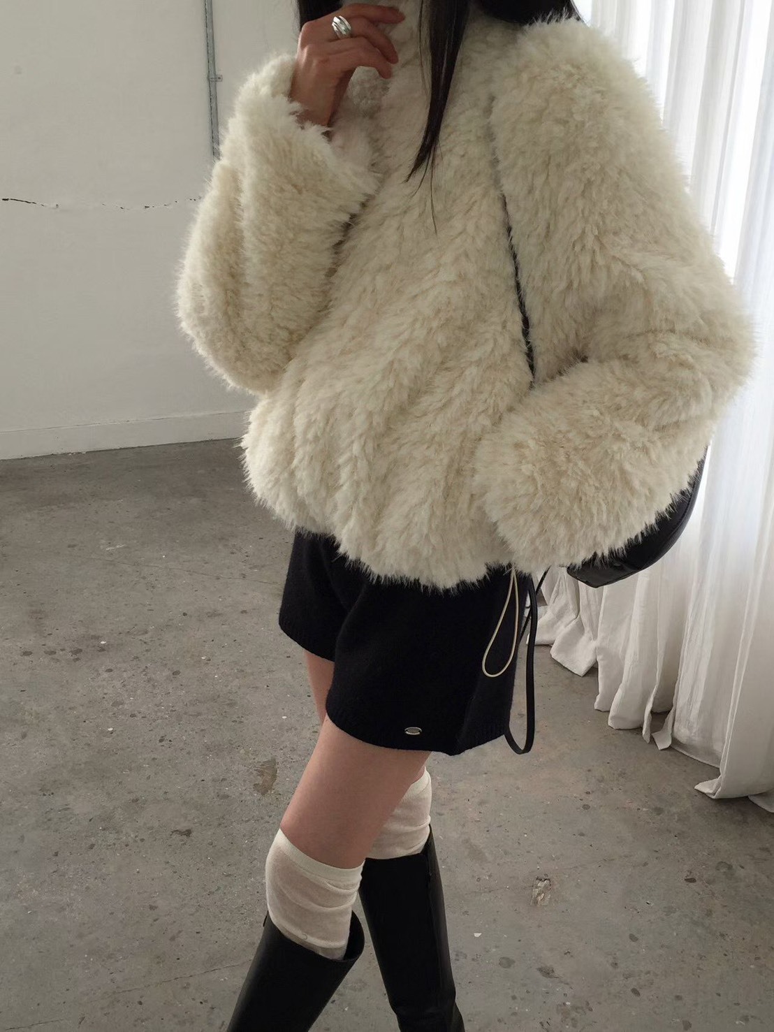 蓬鬆絨毛拉鍊外套