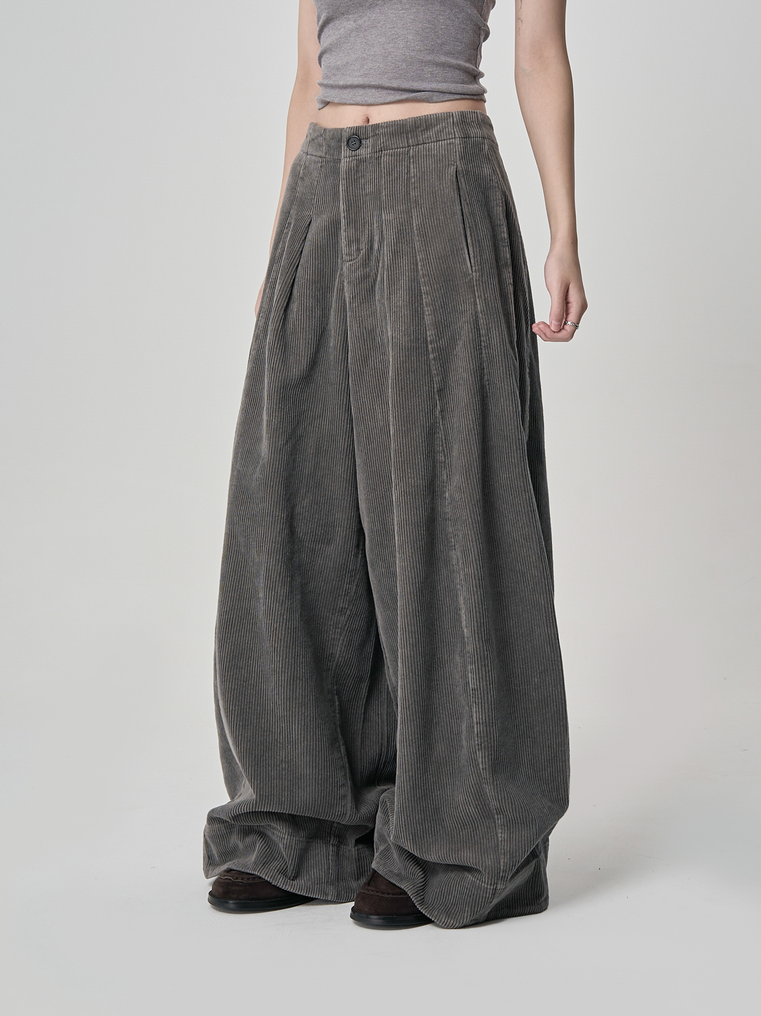 燈芯絨段立體寬版長褲-灰
