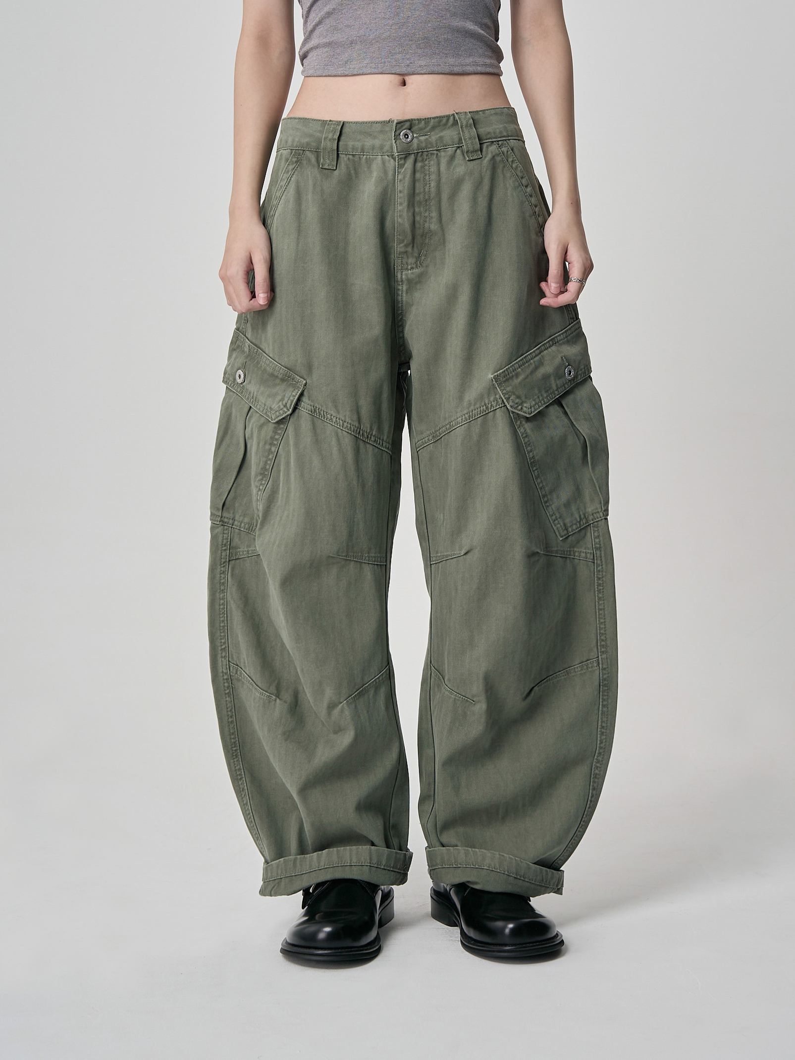 曲線寬鬆工裝褲