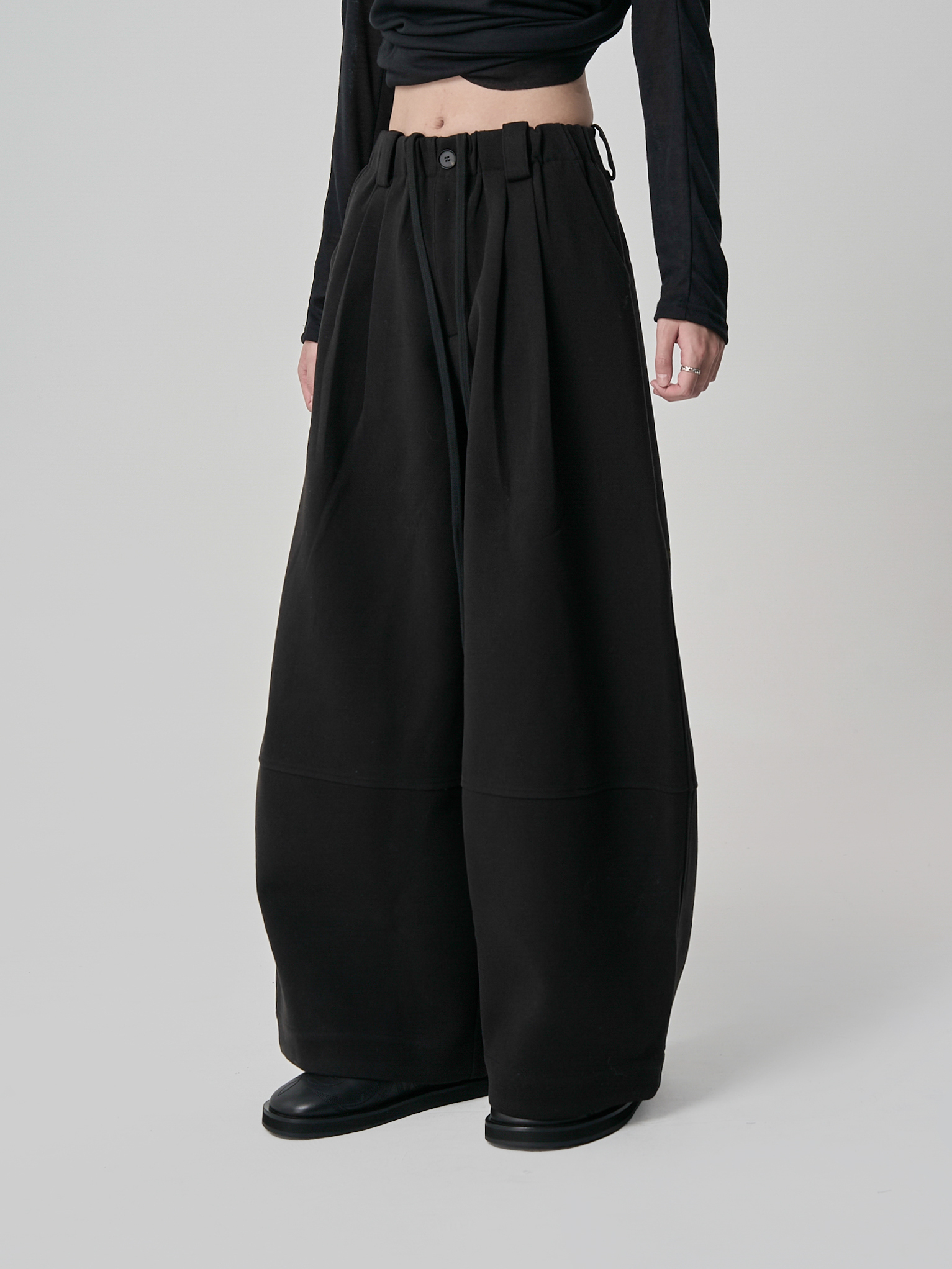 毛呢鬆緊腰壓線長褲-黑