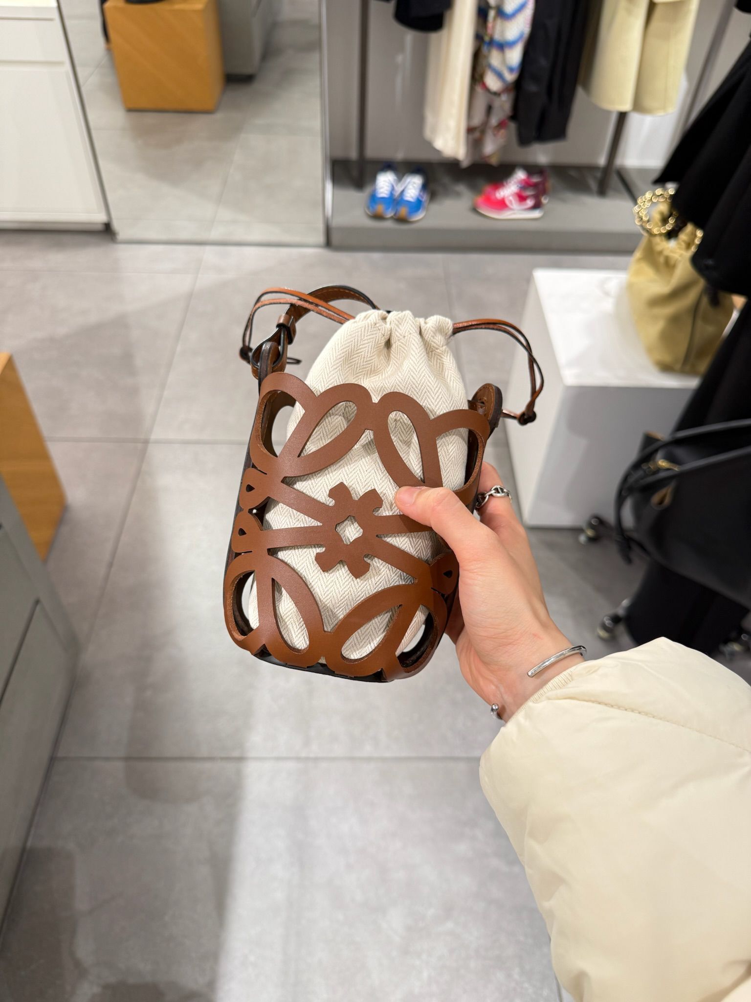 Outlet Loewe Cut Out Pocket