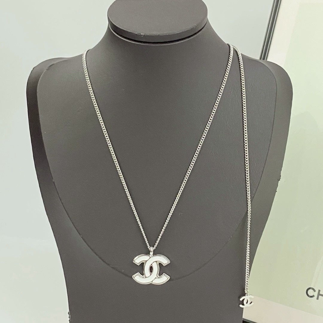 18k 香奶奶25”白琺瑯雙c銀框高奢定製項鍊