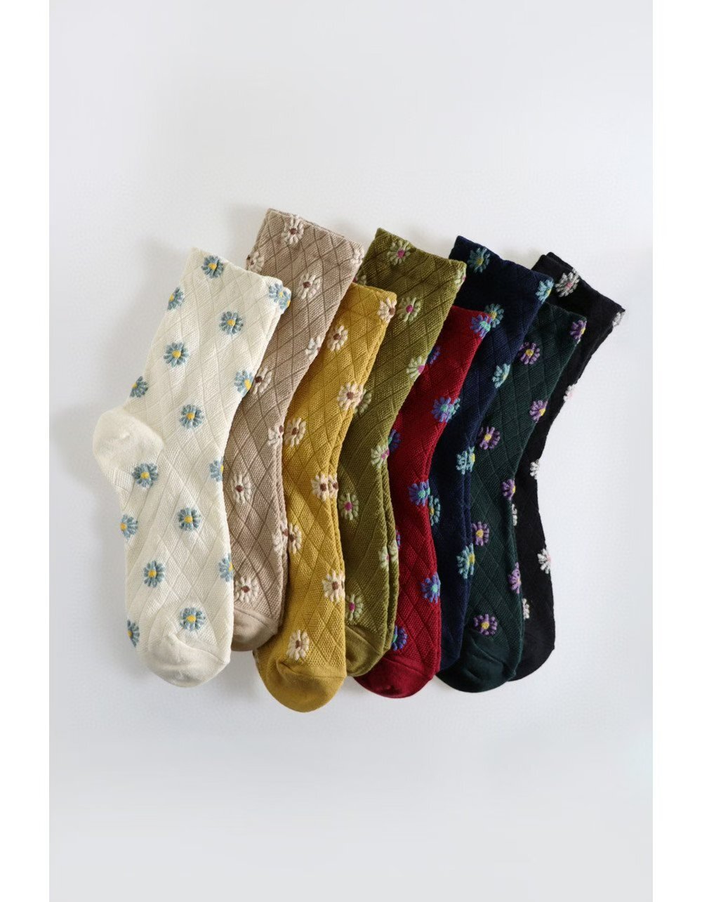 CT5360 菱格紋小花長襪 (任選5對$75/ 任選10對 $138)