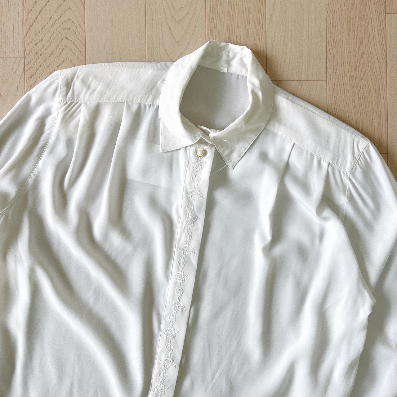白色樹葉刺繡古著上衣