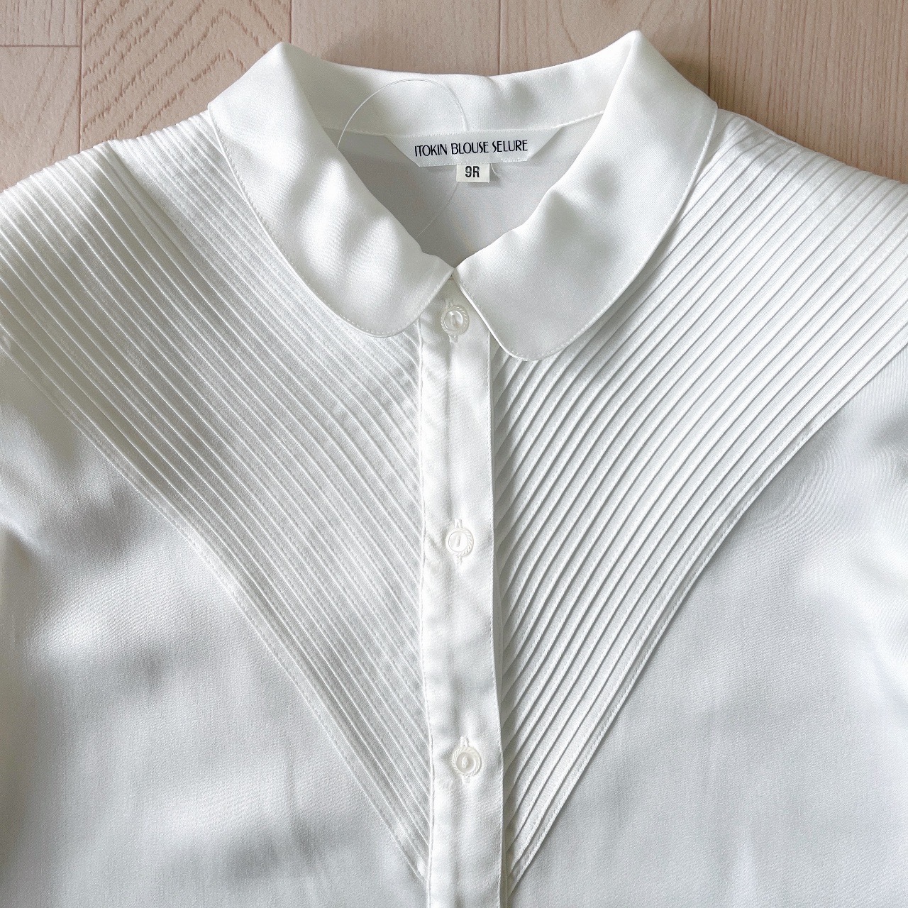 珍珠白色俐落感長袖襯衣