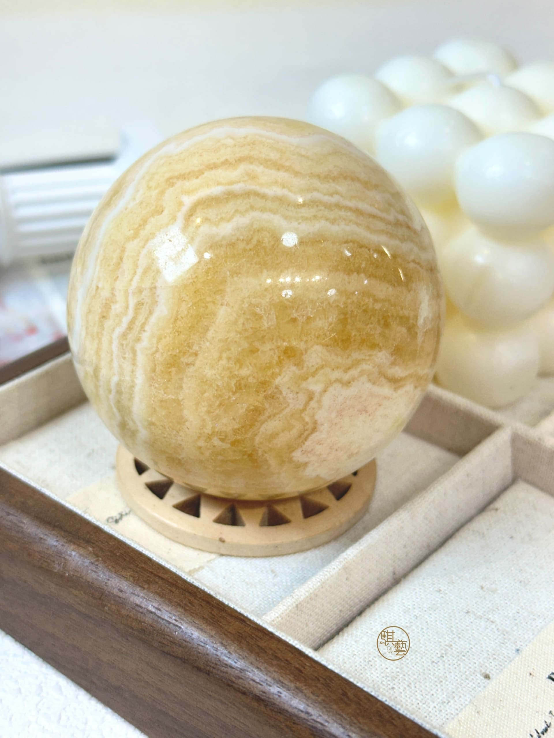 千層黃方解石球｜招財聚氣 × 穩定磁場 × 財運能量水晶