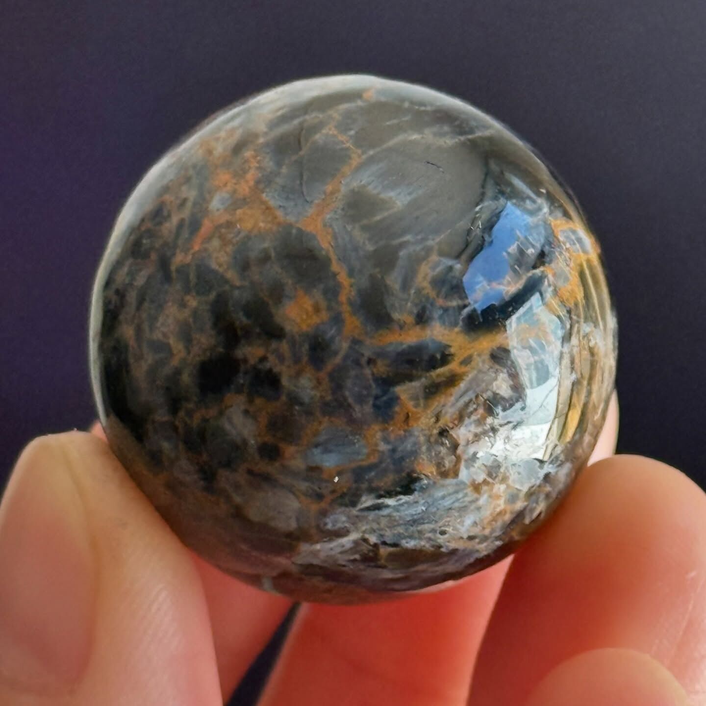 [原石] 風暴彼得石共生石英 / 玉化彼得石 水晶球