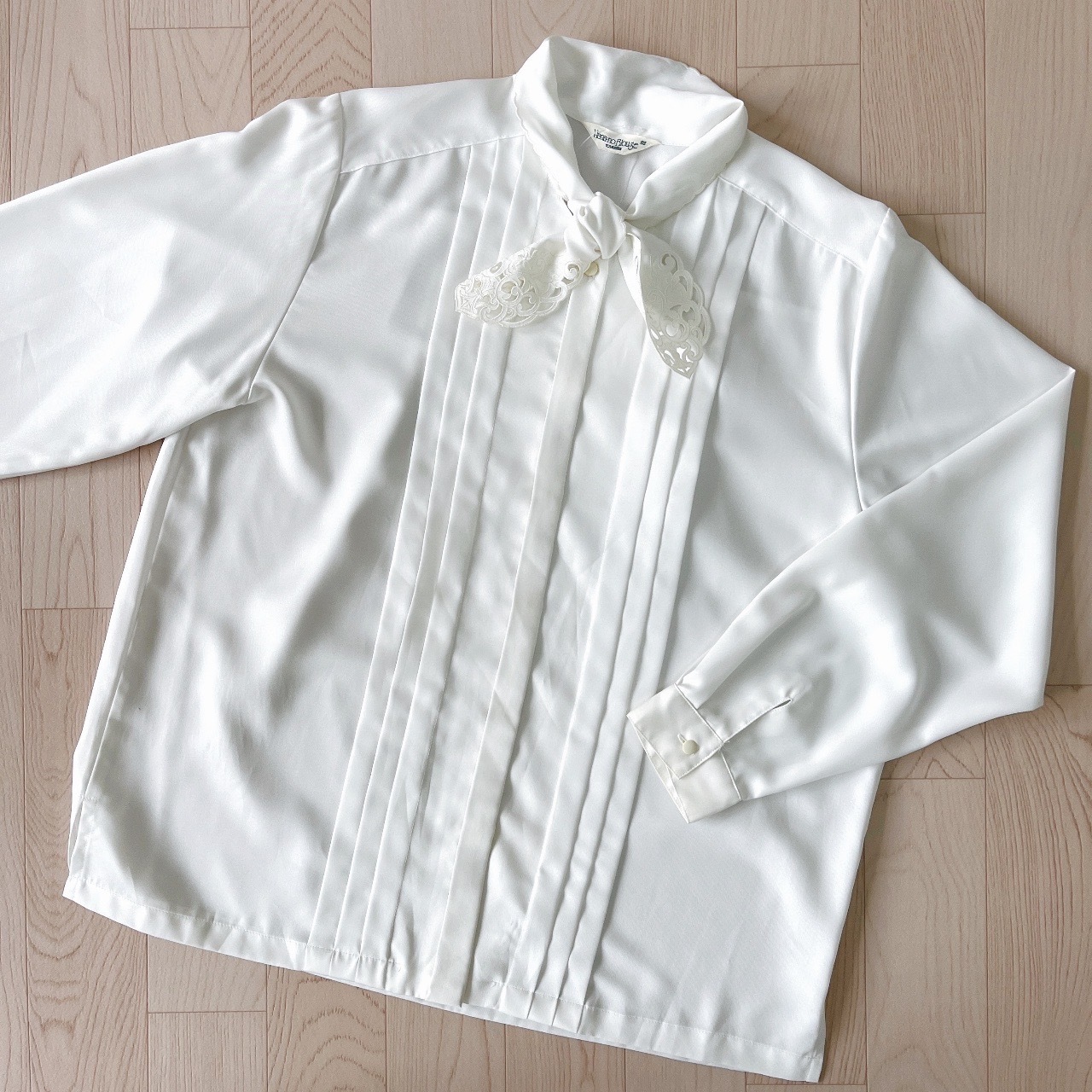 米白色刺繡領帶古著上衣