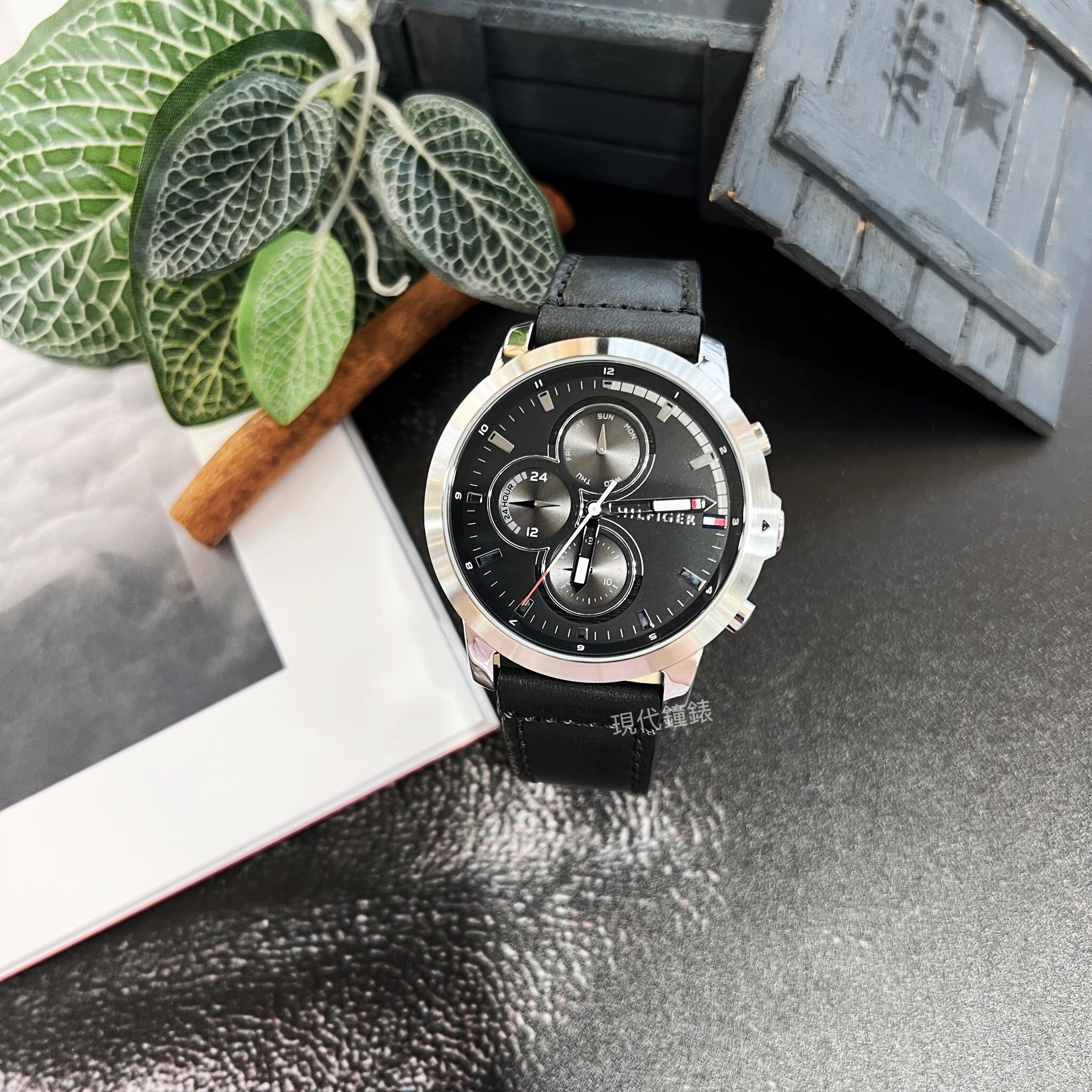 【Tommy Hilfiger】奔馳競速三眼腕錶1792052 46mm 現代鐘錶