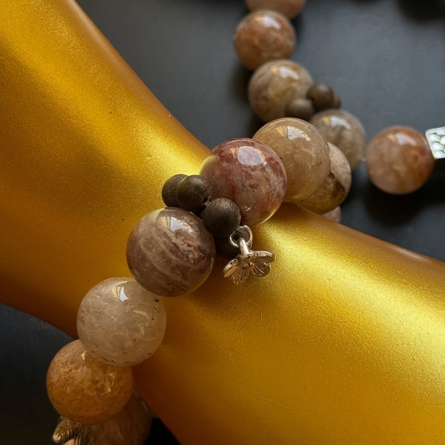 [原石] 千層幽靈水晶+檀木 設計款水晶手串